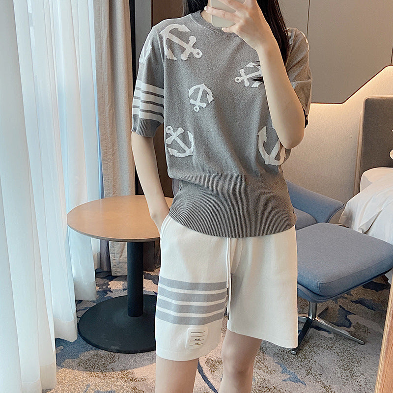 Round neck high waist T-shirt