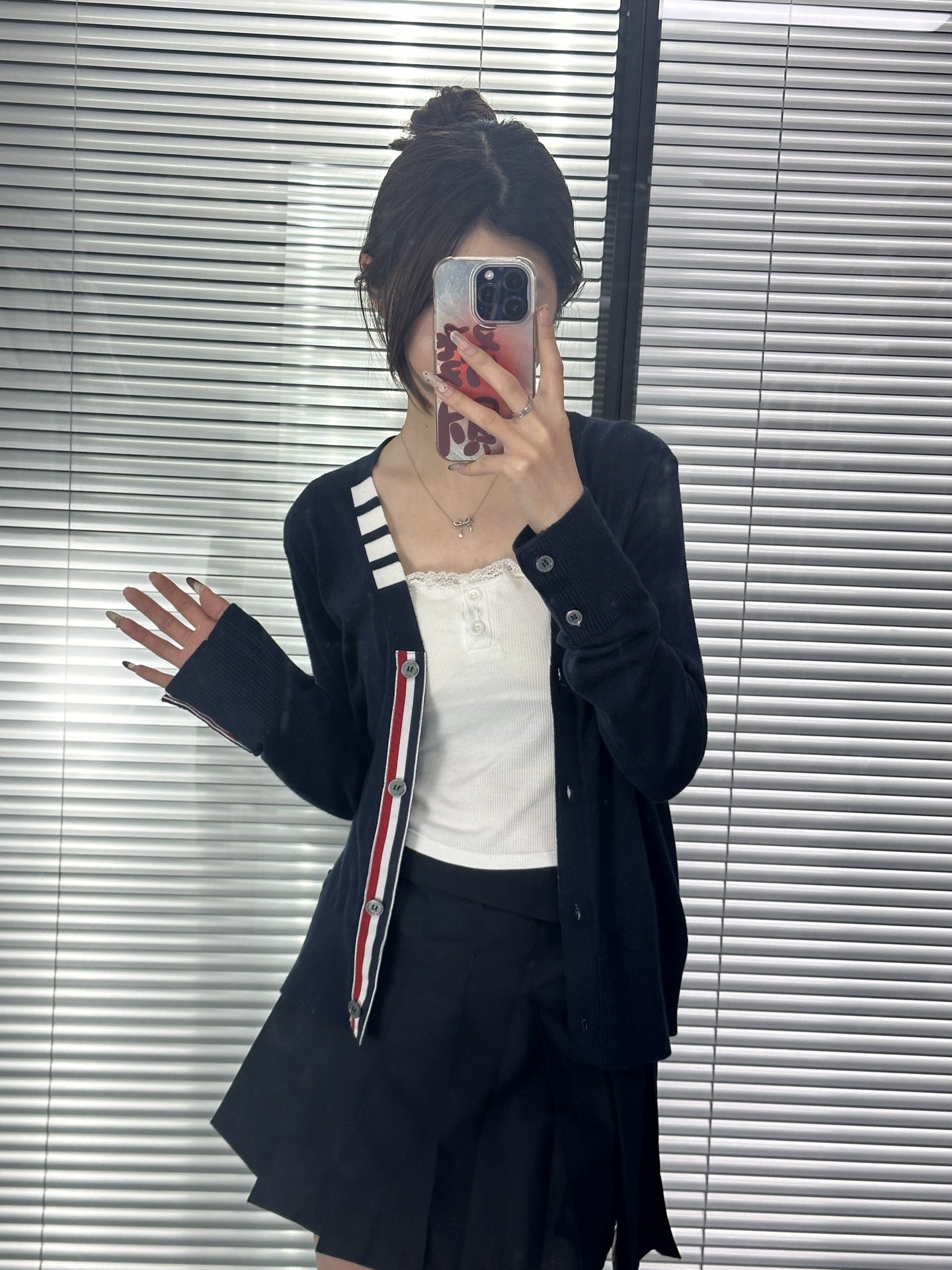 Puppy V-neck short sleeves(副本) THOM TREND