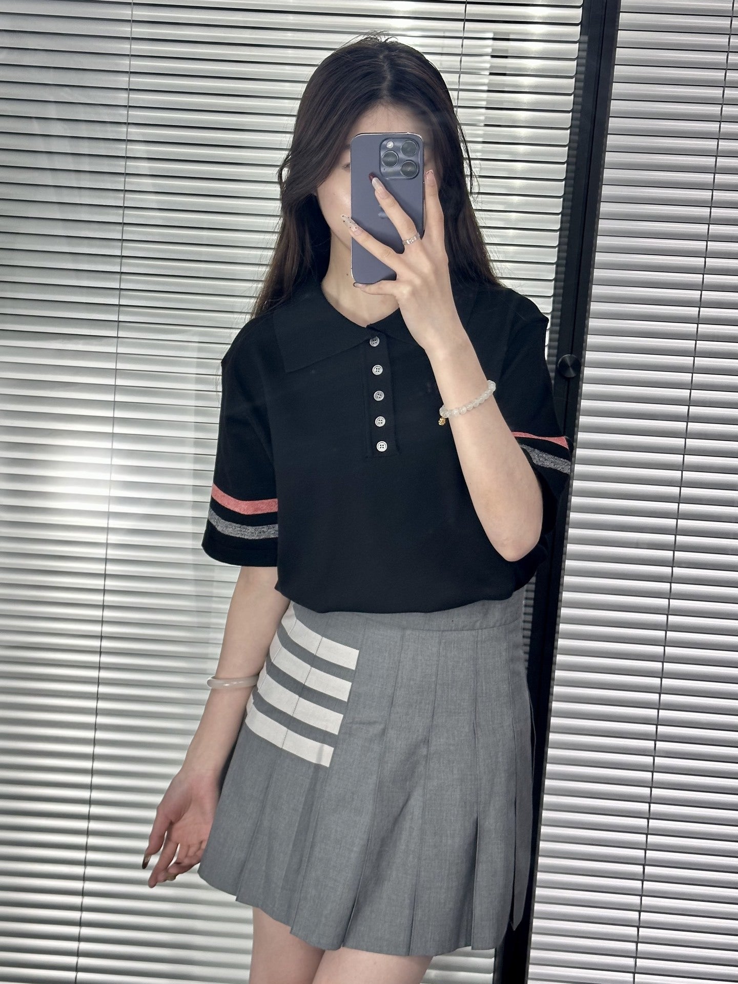 Puppy V-neck short sleeves(副本) THOM TREND