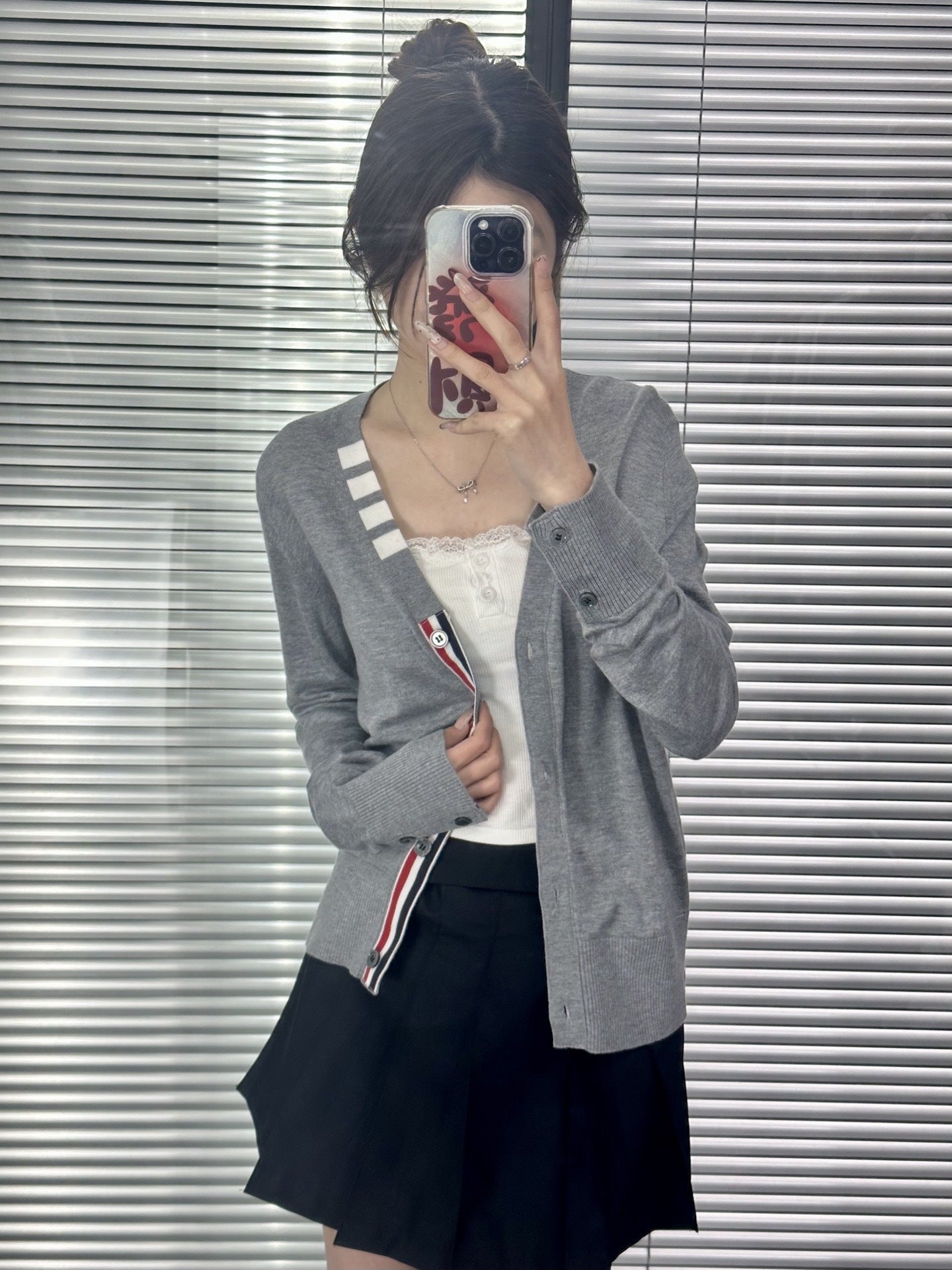 Puppy V-neck short sleeves(副本) THOM TREND
