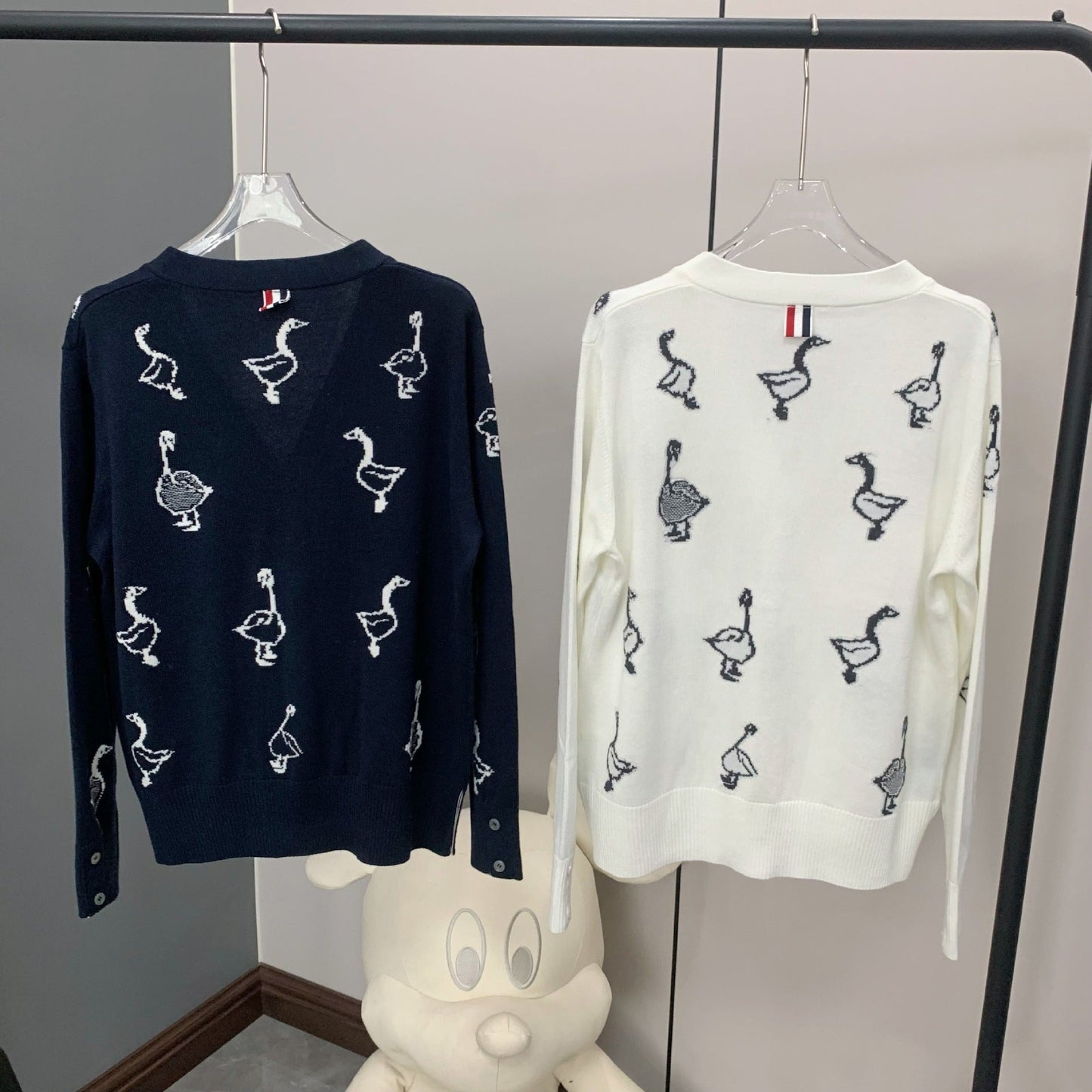 2025SS Women's Swan Intarsia Knit Cardigan THOM TREND
