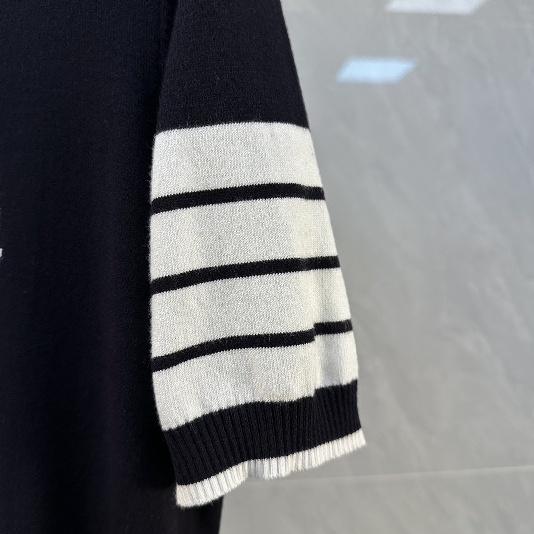 Short-sleeved T-shirt pleated skirt suit(副本) THOM TREND