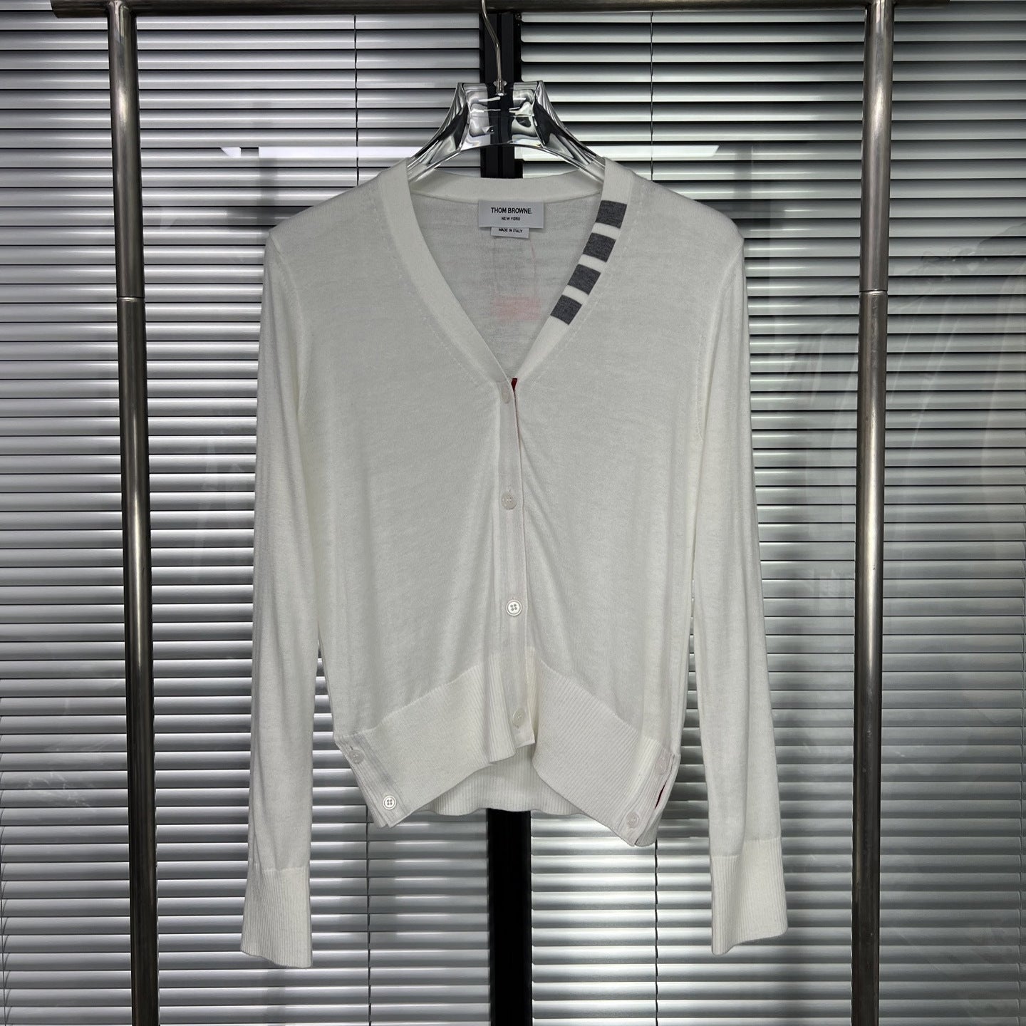 Puppy V-neck short sleeves(副本) THOM TREND