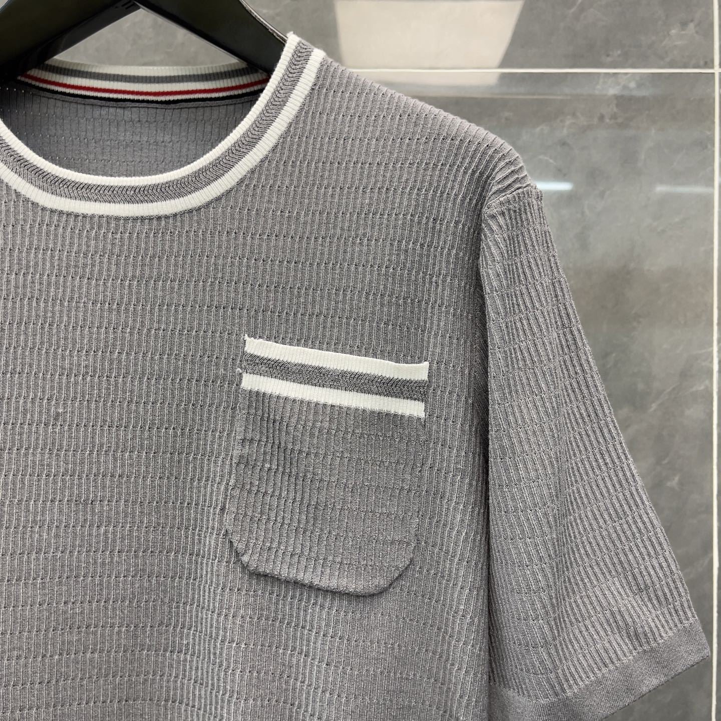 Front and back colorblock short-sleeved T-shirt(副本) THOM TREND