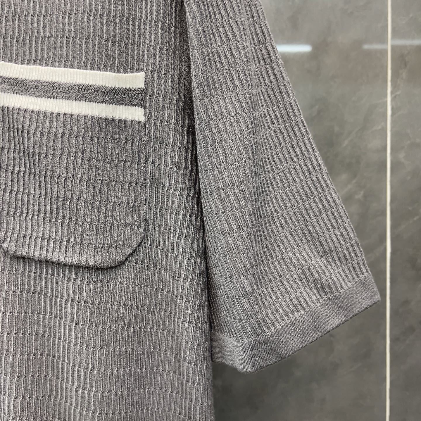 Front and back colorblock short-sleeved T-shirt(副本) THOM TREND