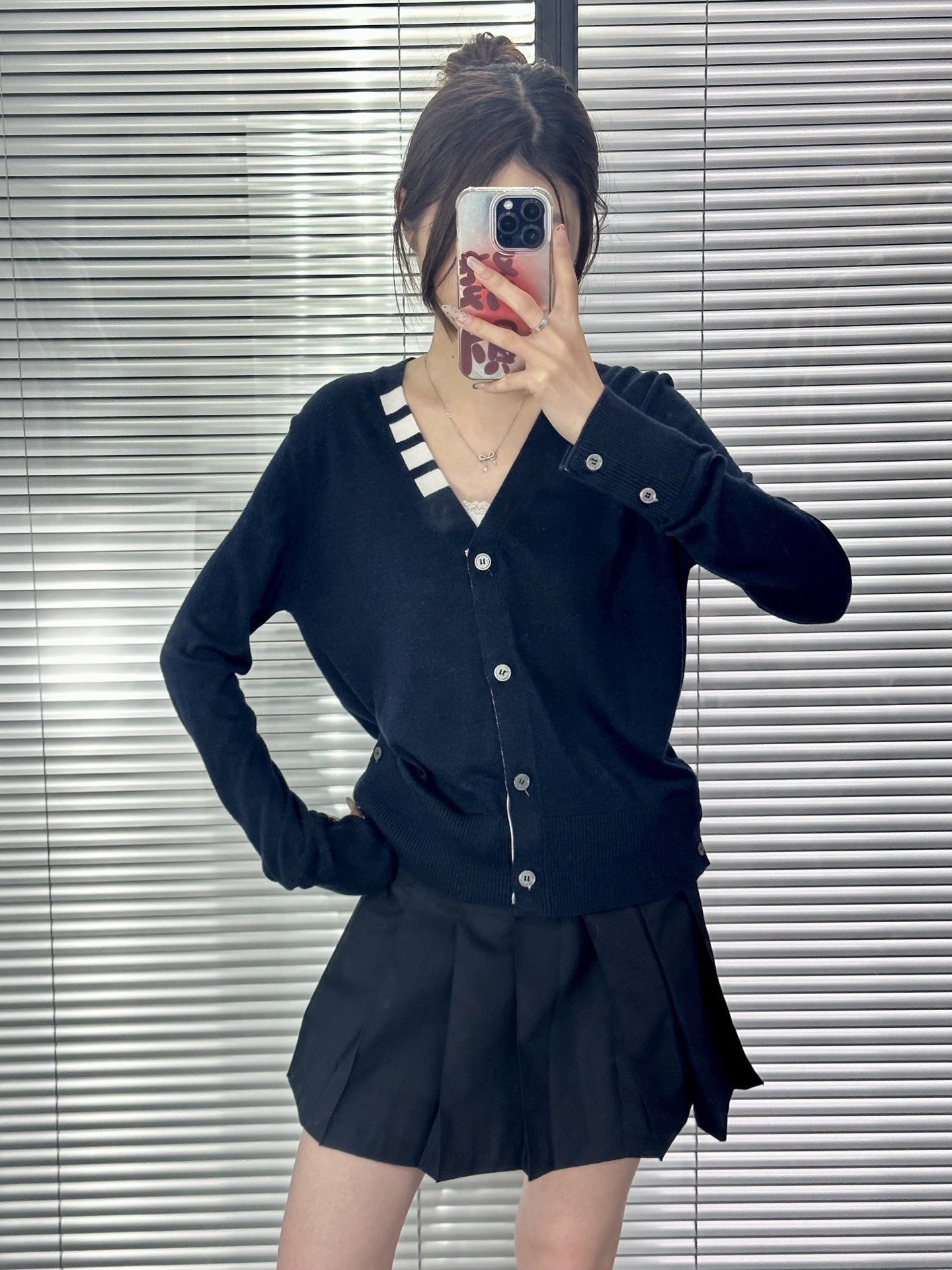 Puppy V-neck short sleeves(副本) THOM TREND
