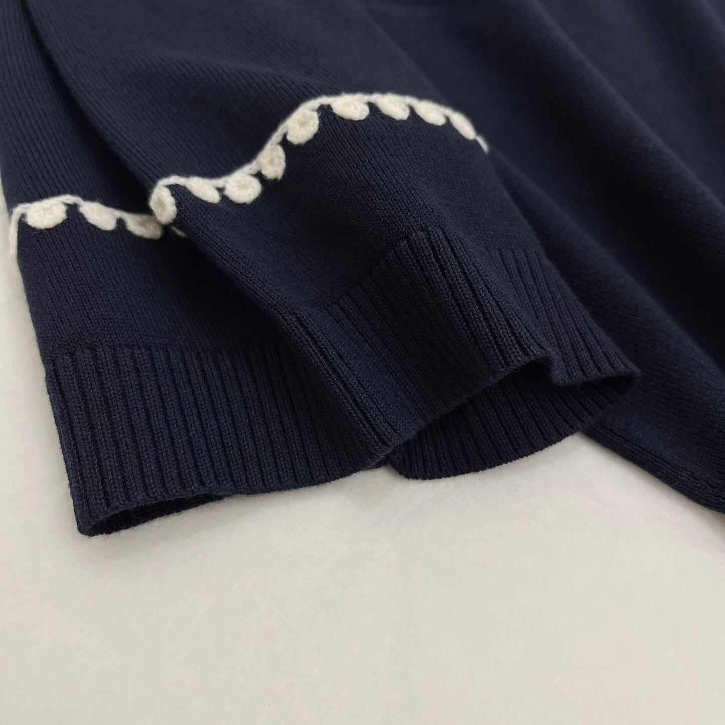 Puppy V-neck short sleeves(副本) THOM TREND