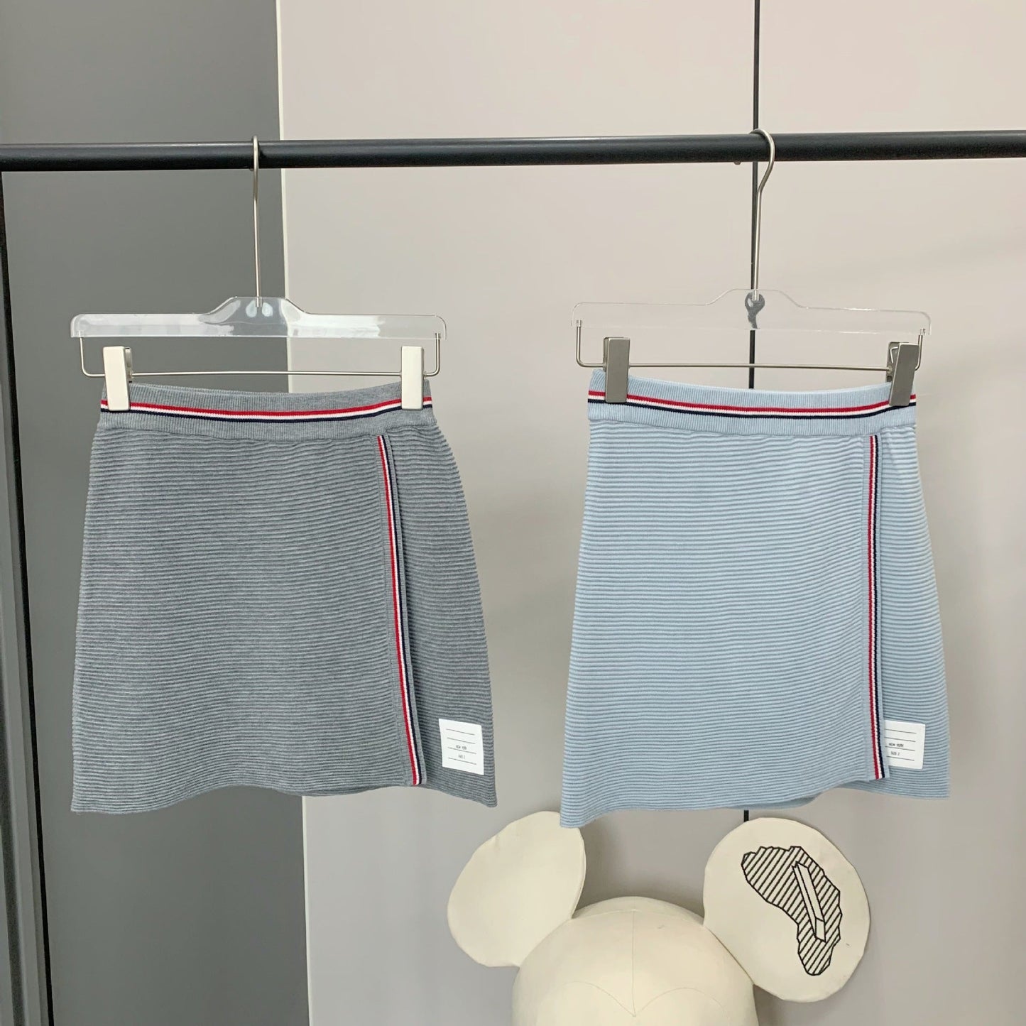 V-neck short-sleeved T-shirt(复制) THOM TREND