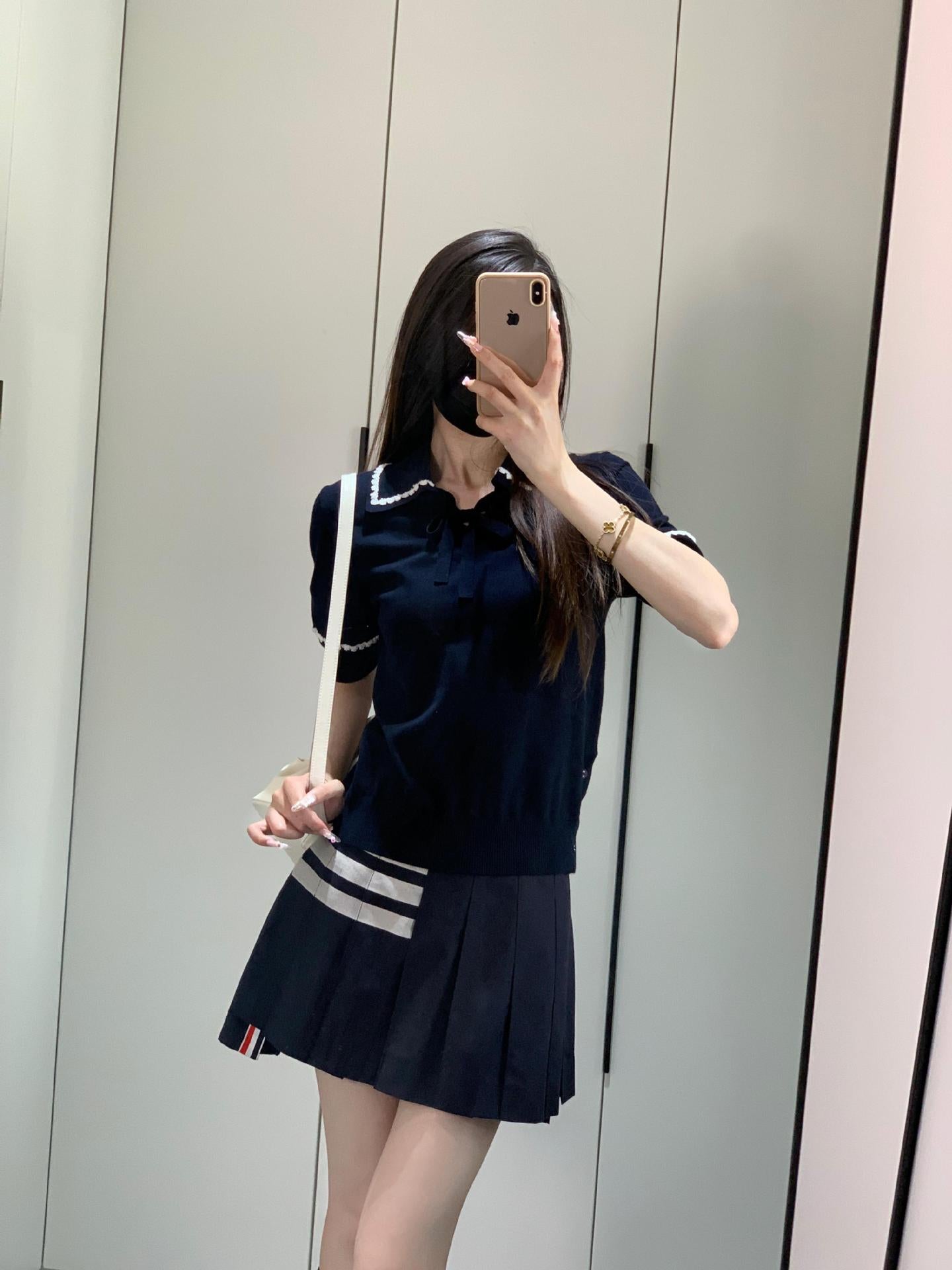 Puppy V-neck short sleeves(副本) THOM TREND