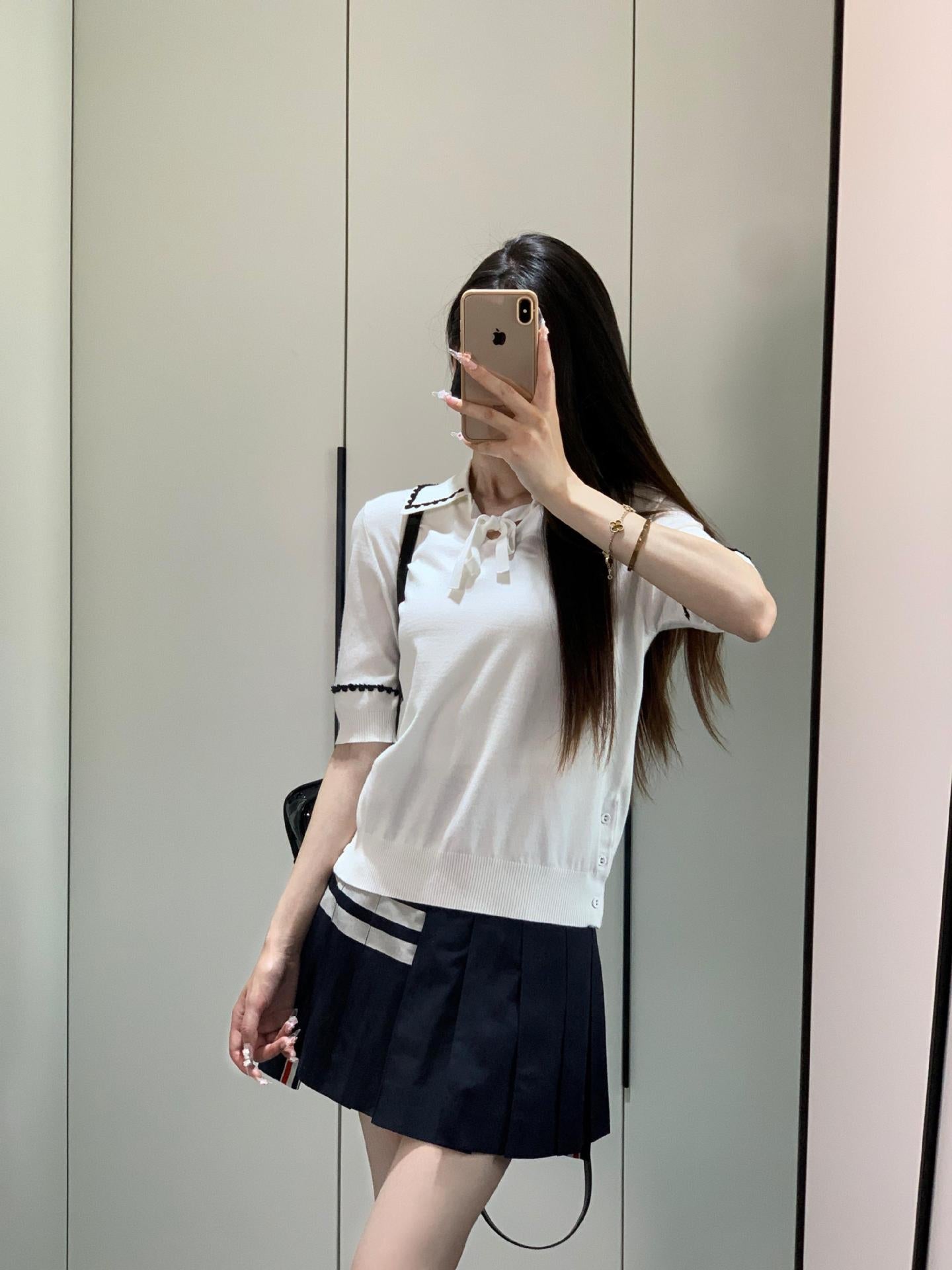 Puppy V-neck short sleeves(副本) THOM TREND