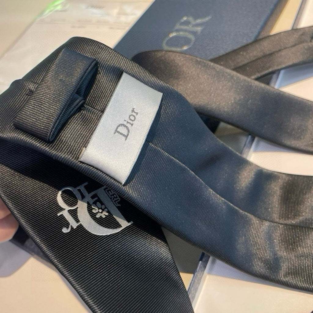 Dior Style Men's Oblique Logo Silk Tie - Detail Image 7