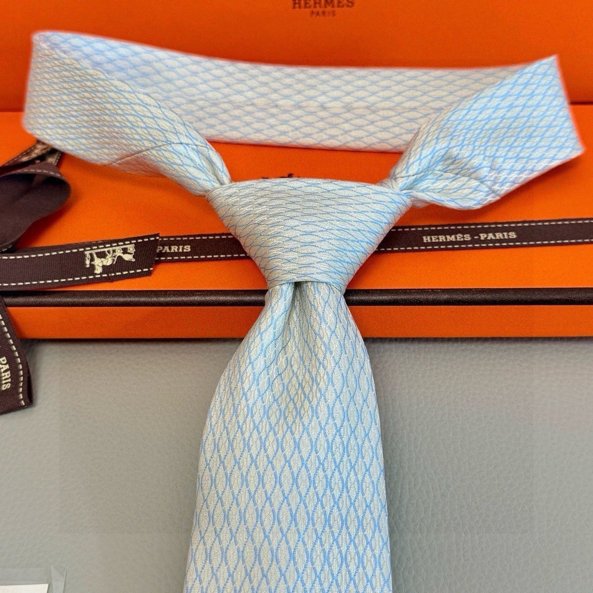 Hermes Style Men's Textured Basketweave Silk Tie - Detail Image 3