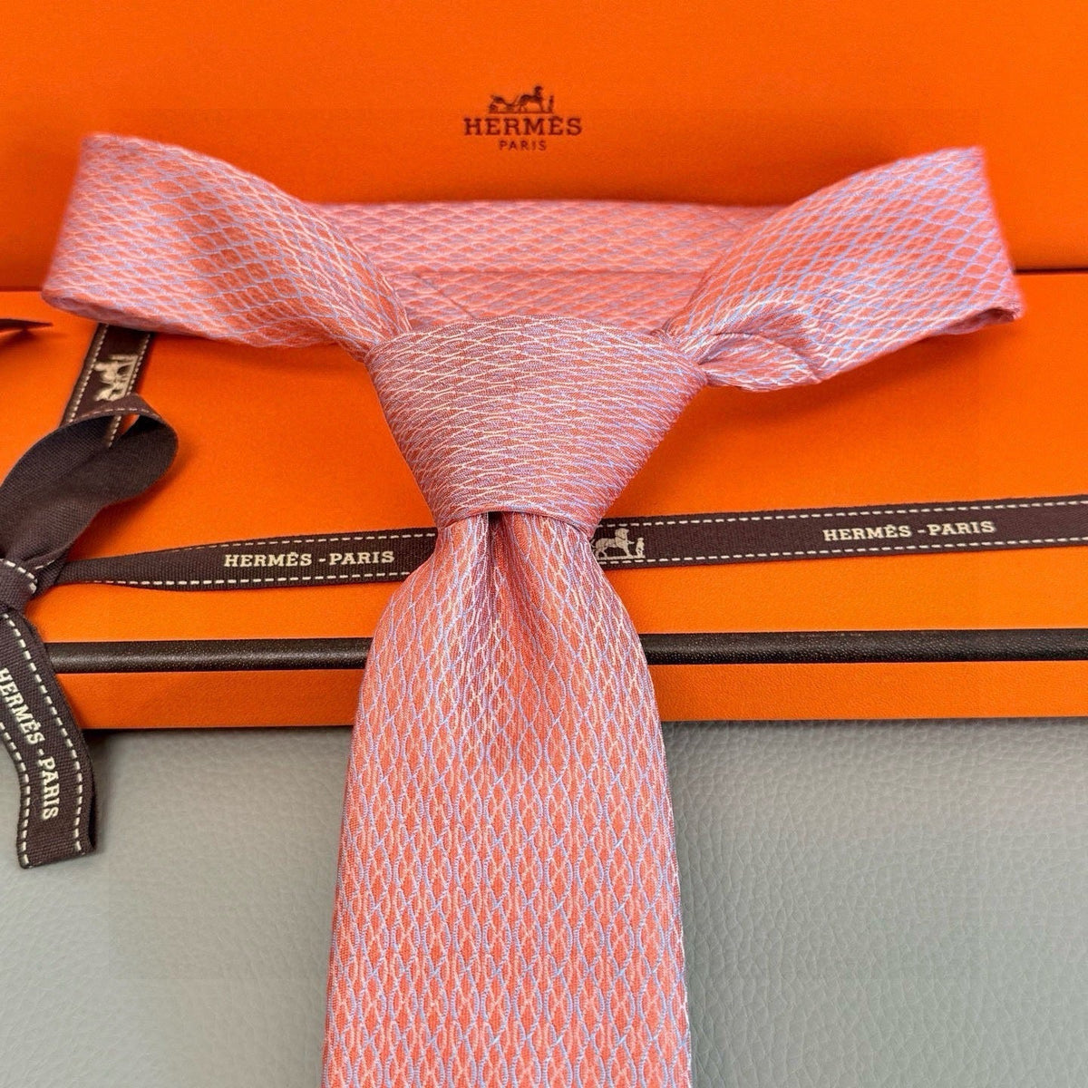 Hermes Style Men's Textured Basketweave Silk Tie - Detail Image 5