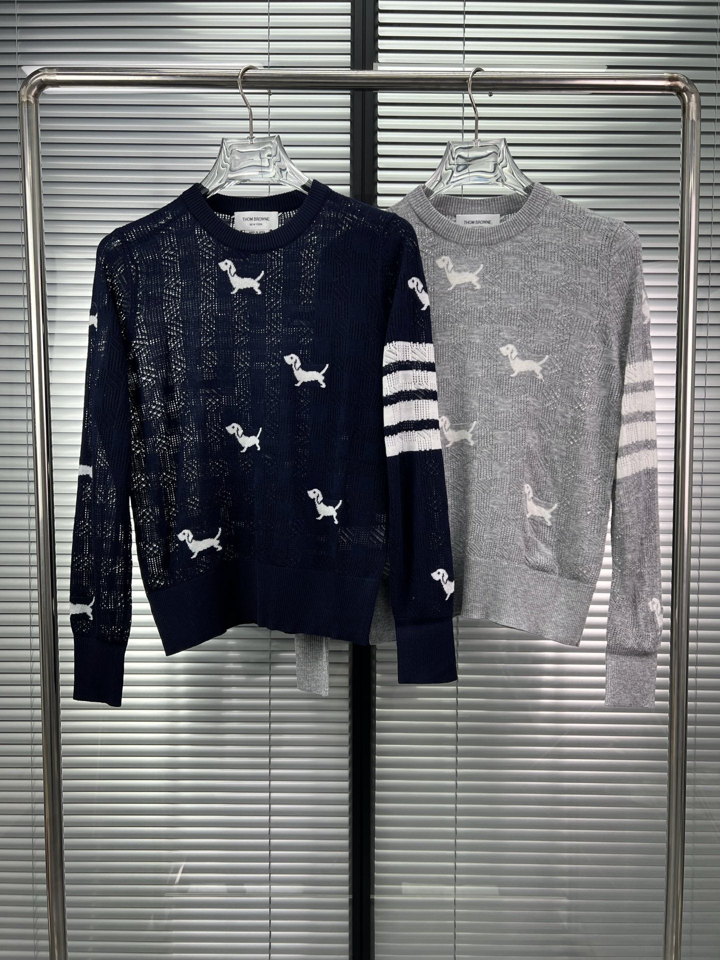 2025SS  Puppy embroidered sweater THOM TREND