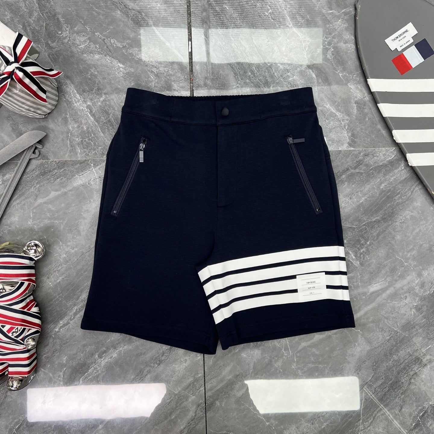 Colorblock Wave-Stripe Polo Tee – Unisex Summer Short Sleeve（副本） THOM TREND