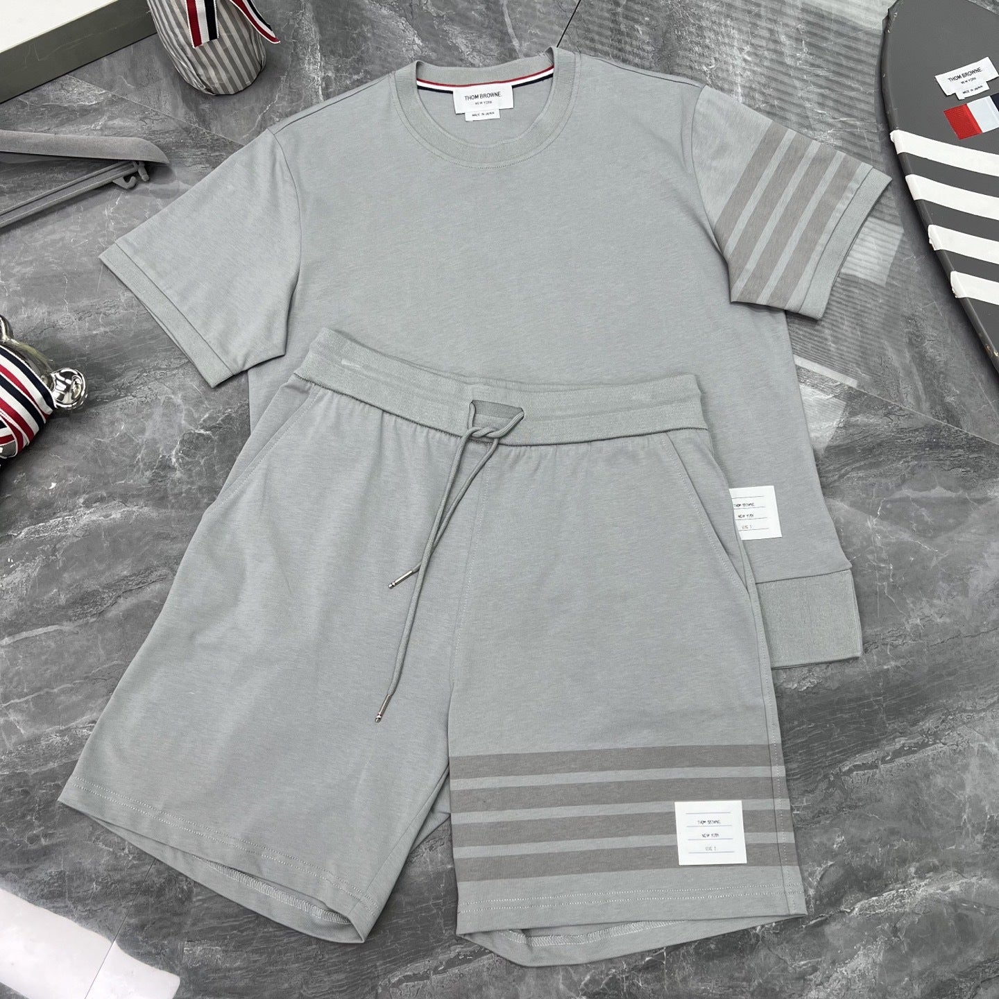 Colorblock Wave-Stripe Polo Tee – Unisex Summer Short Sleeve（副本） THOM TREND
