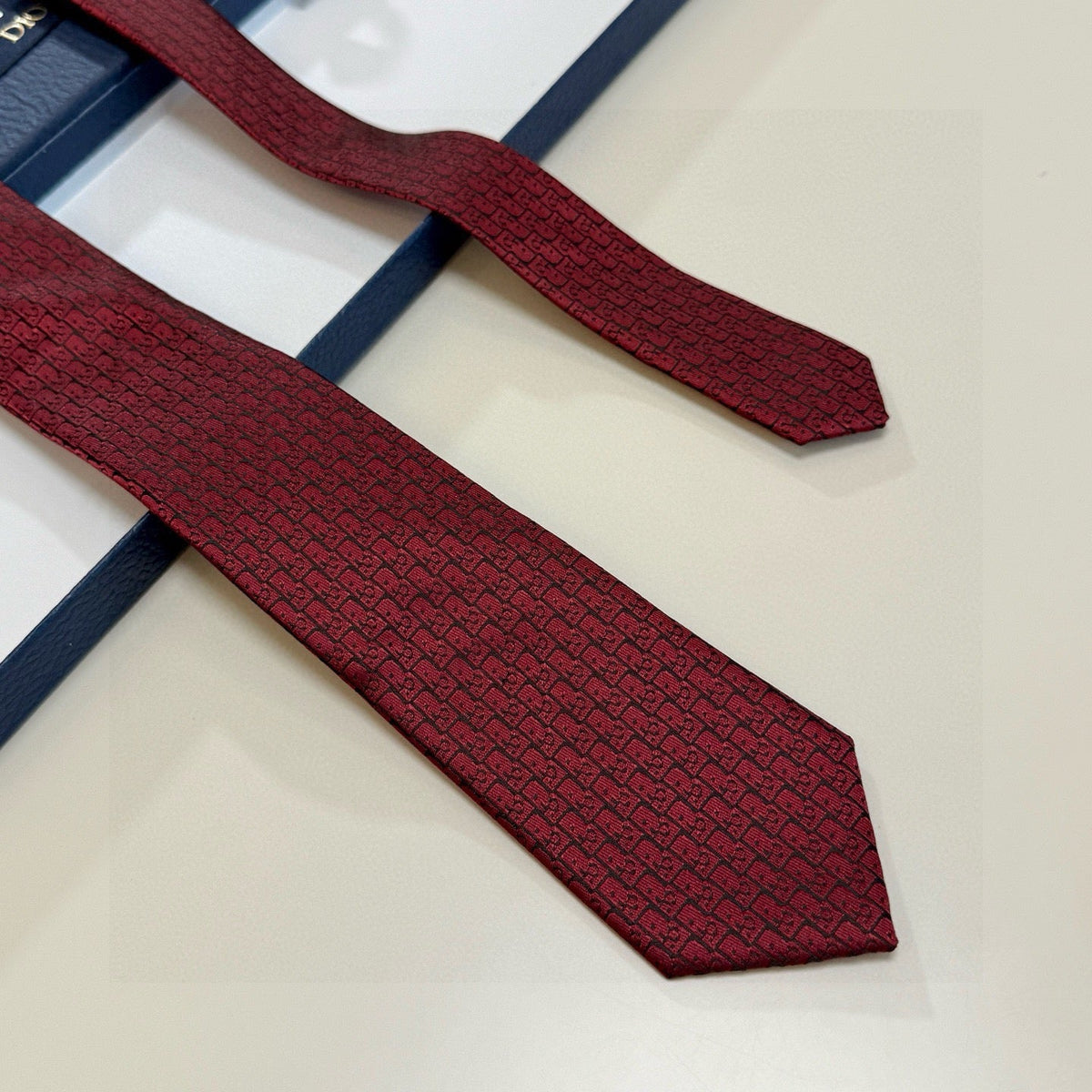 Dior Style Men's Textured Silk Tie - Detail Image 3