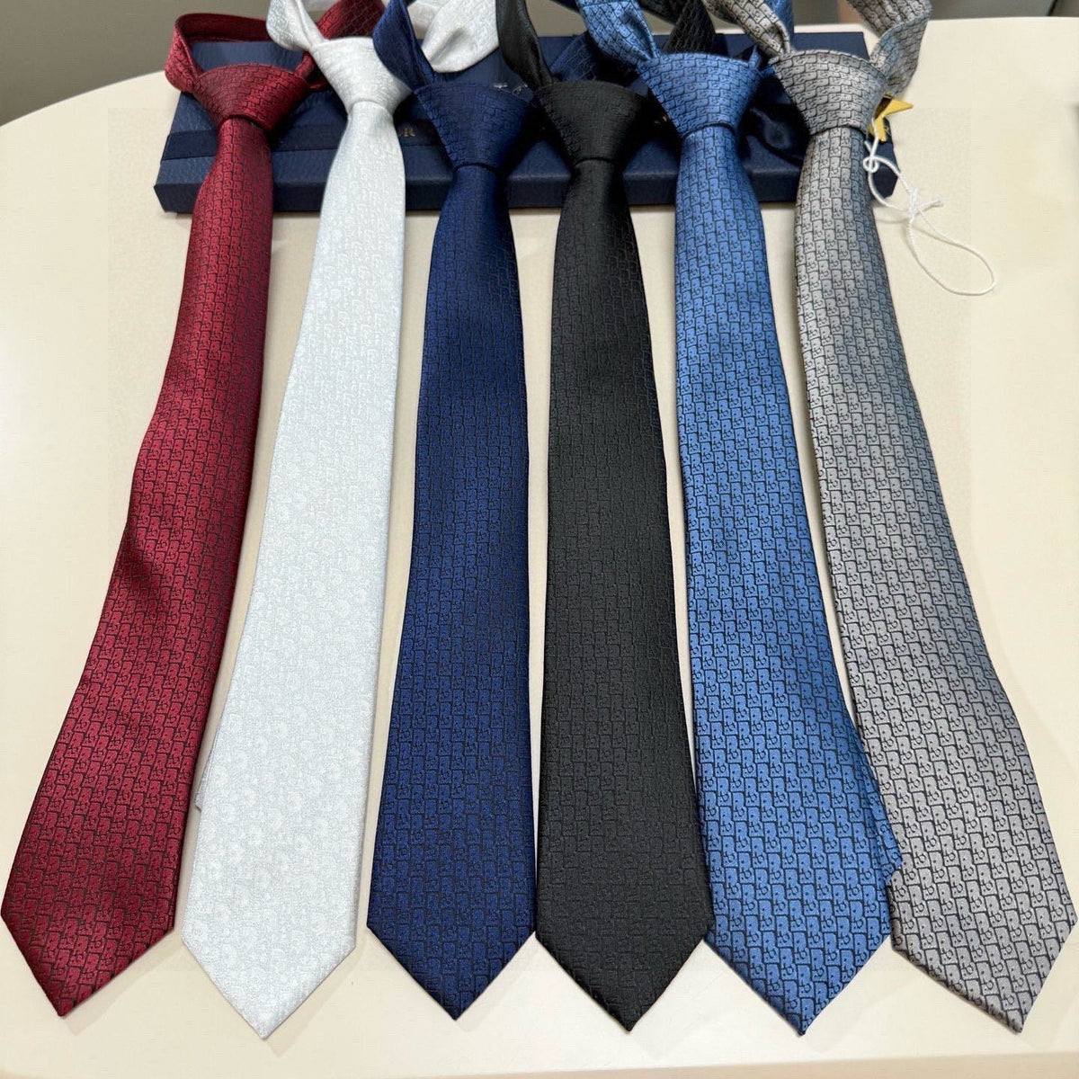 Dior Style Men's Textured Silk Tie - Detail Image 8