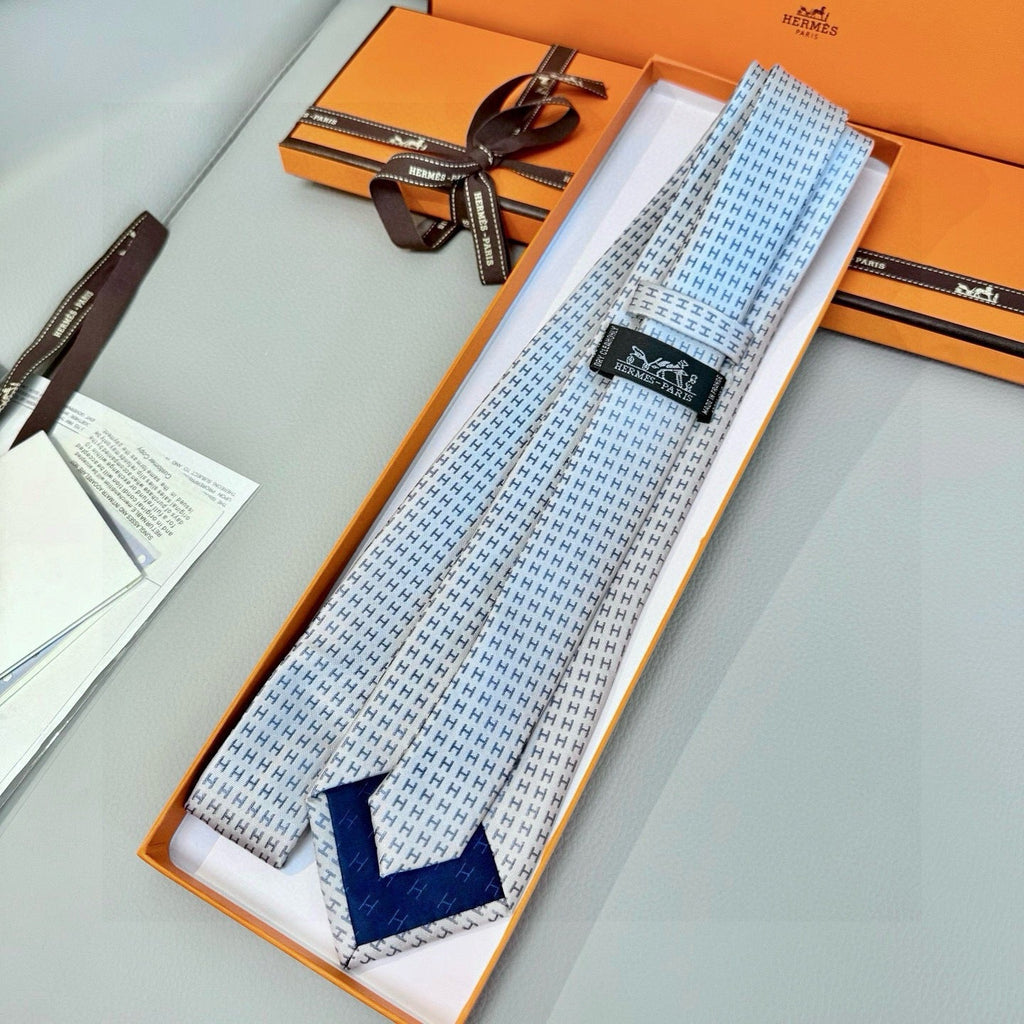 Hermes Style Men's H Pattern Woven Silk Tie - Detail Image 7