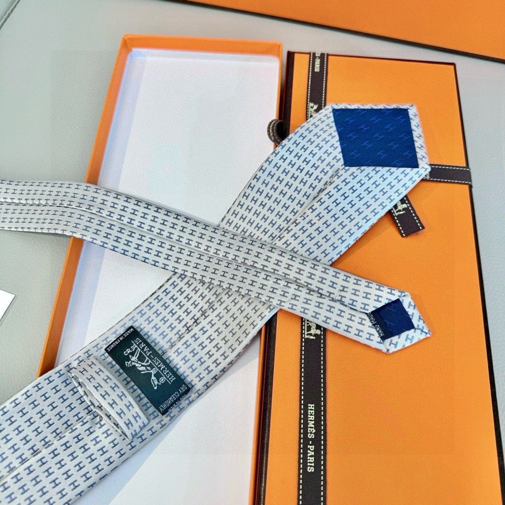 Hermes Style Men's H Pattern Woven Silk Tie - Detail Image 8