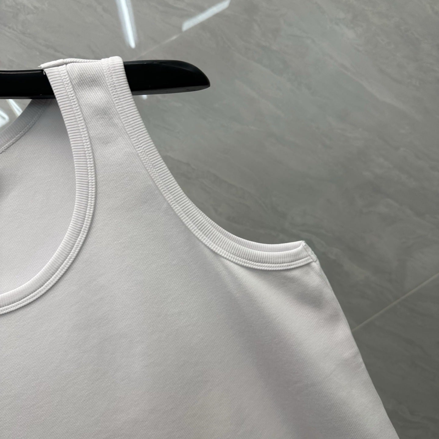 Colorblock Wave-Stripe Polo Tee – Unisex Summer Short Sleeve（副本） THOM TREND