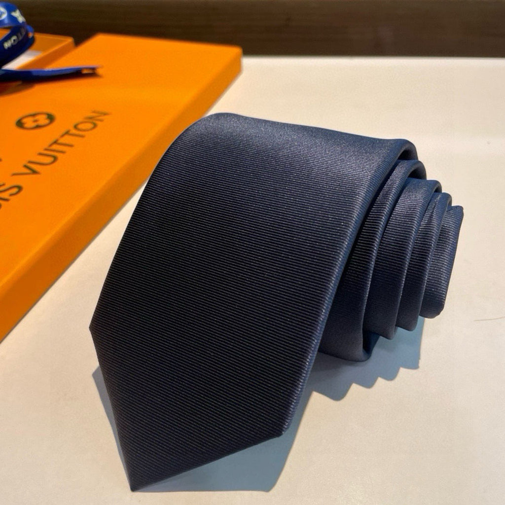 Louis Vuitton Style Men's Solid Silk Tie - Detail Image 4