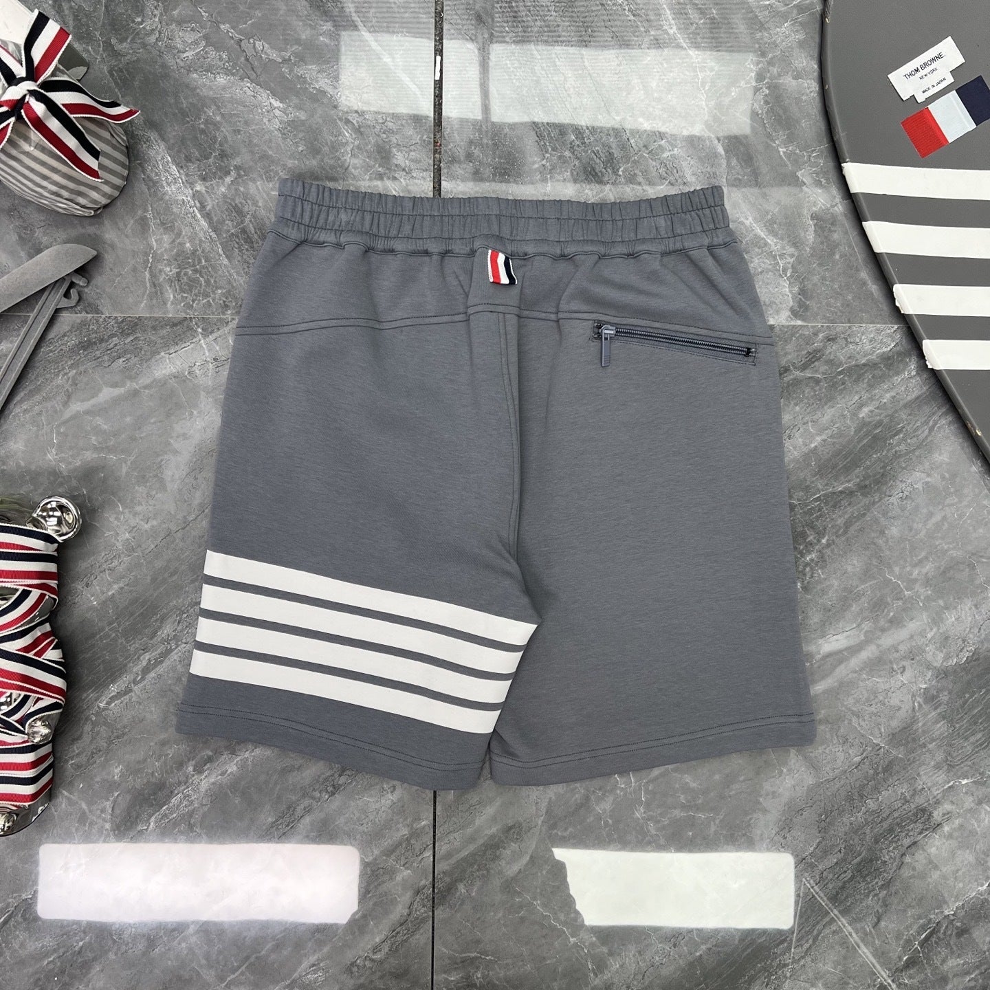 Colorblock Wave-Stripe Polo Tee – Unisex Summer Short Sleeve（副本） THOM TREND