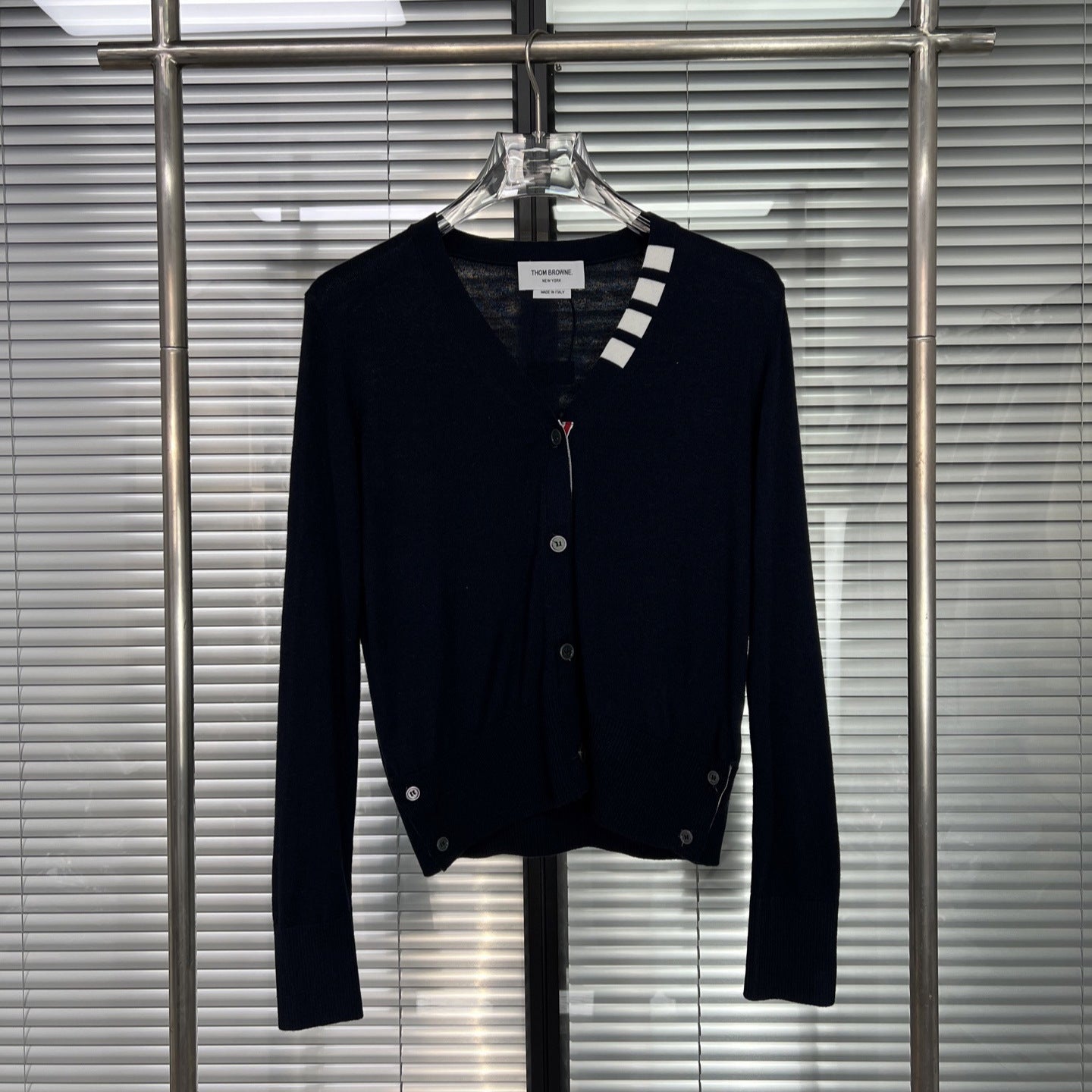 Puppy V-neck short sleeves（副本） THOM TREND