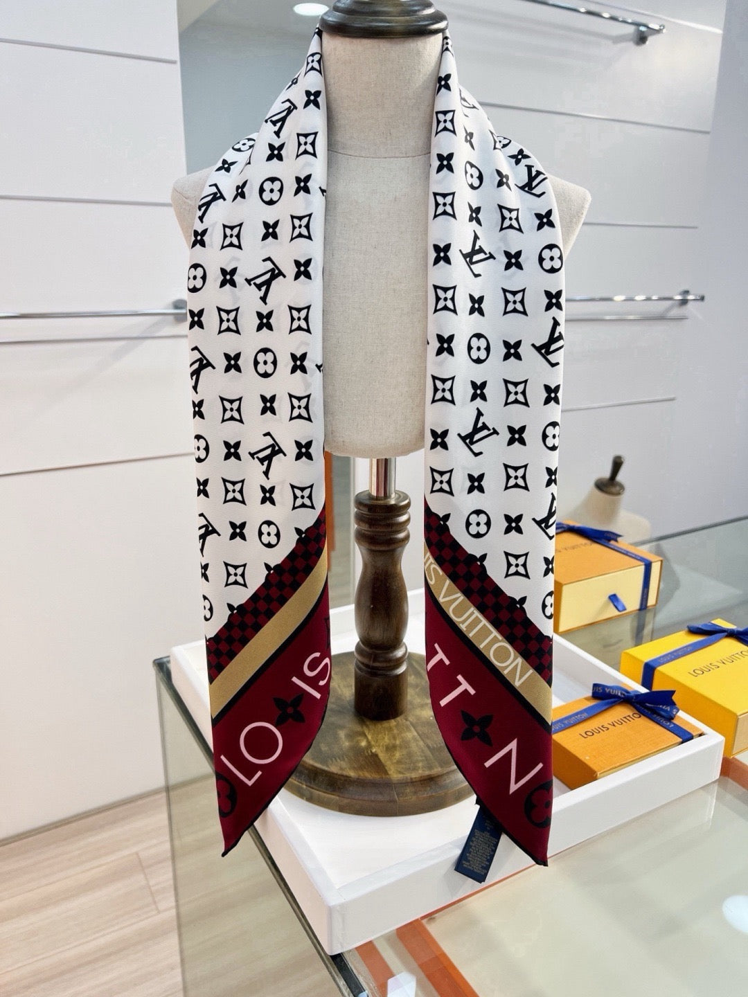 Louis Vuitton Style Monogram Silhouette Double-Sided Silk Scarf - Bordeaux - Detail Image 5