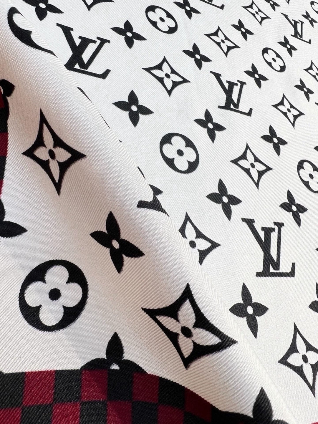 Louis Vuitton Style Monogram Silhouette Double-Sided Silk Scarf - Bordeaux - Detail Image 6