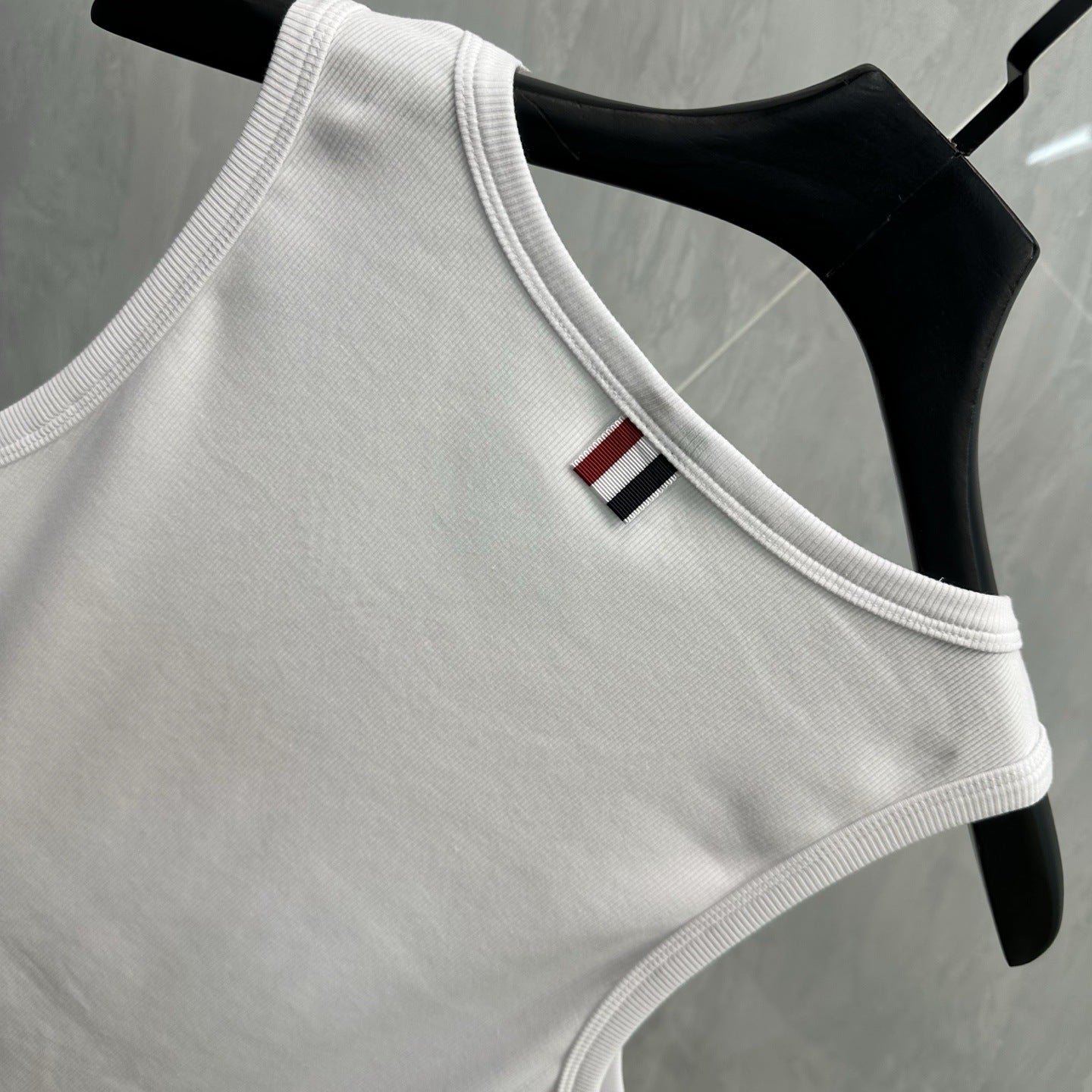 Colorblock Wave-Stripe Polo Tee – Unisex Summer Short Sleeve（副本） THOM TREND
