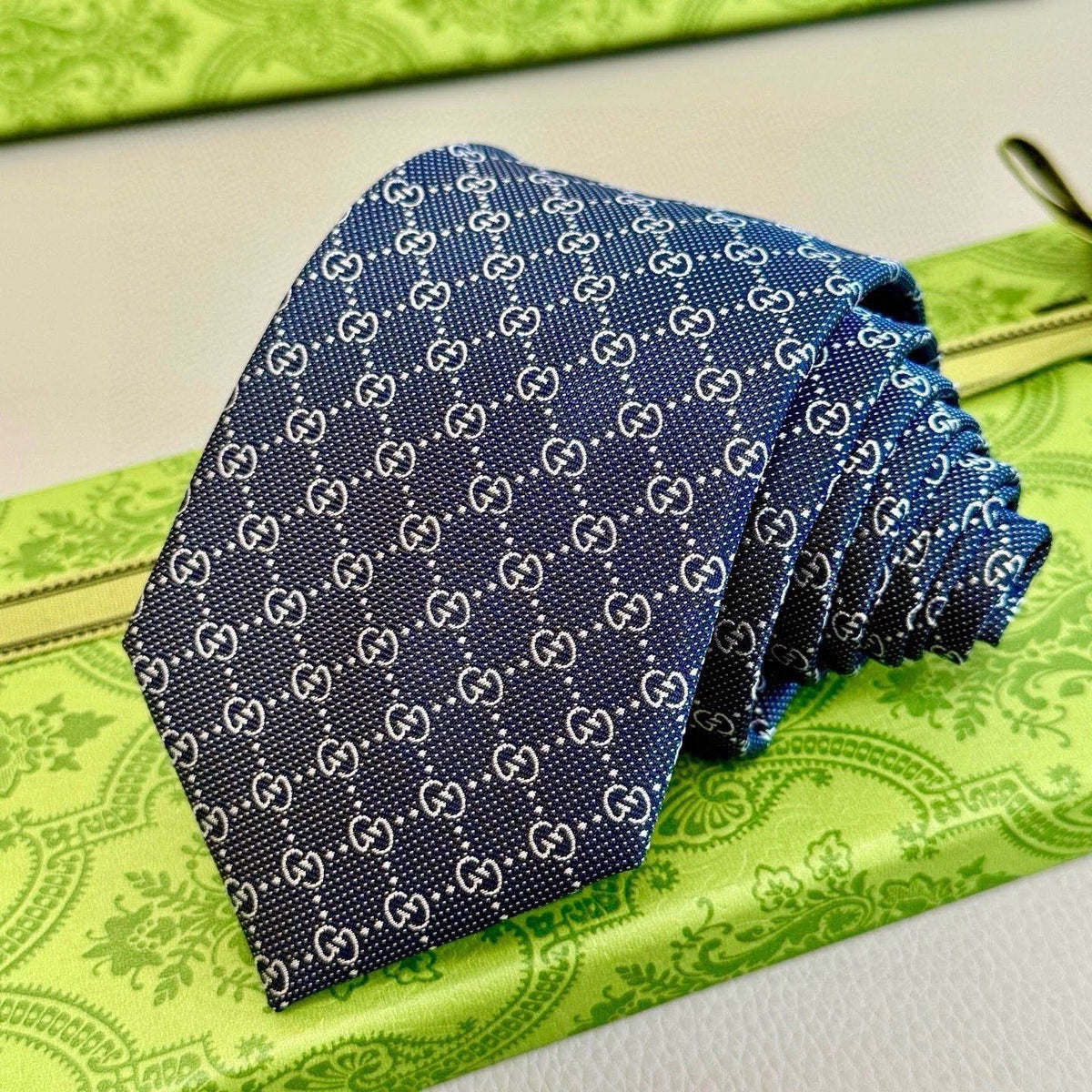 Gucci Style Men's GG Diamond Jacquard Silk Tie - Detail Image 2