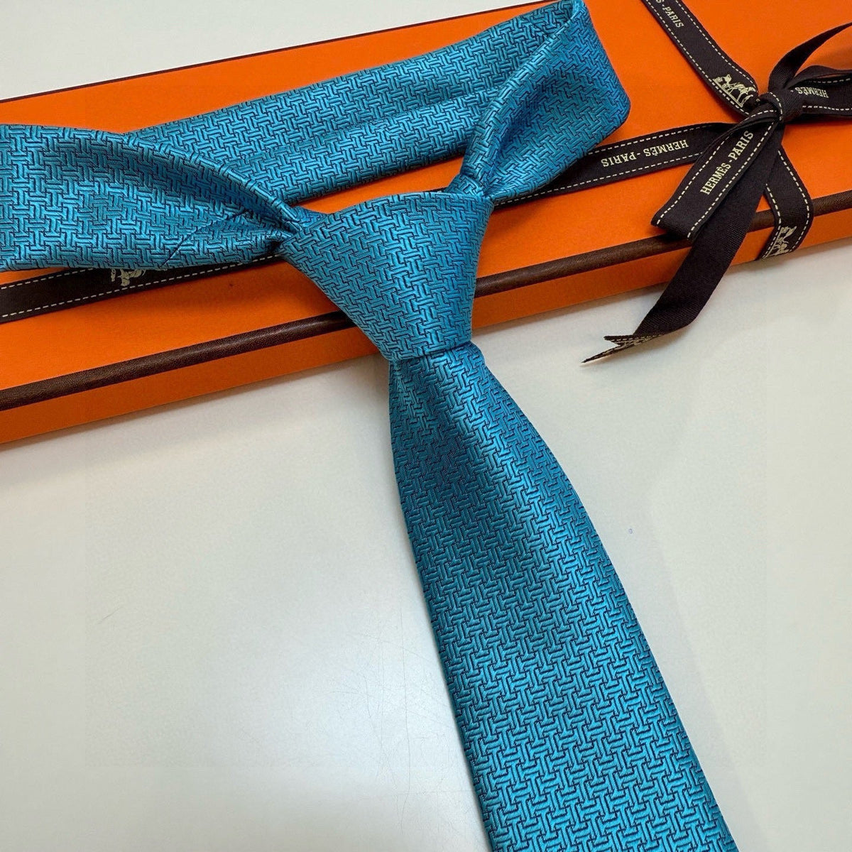 Hermès Style Men's H Logo Textured Silk Tie - Detail Image 3