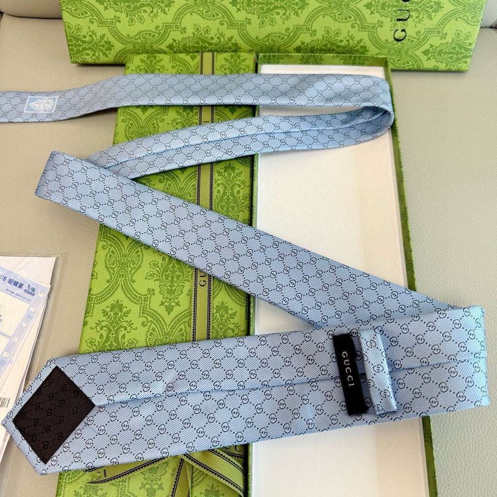 Gucci Style Men's GG Tonal Jacquard Silk Tie - Detail Image 9