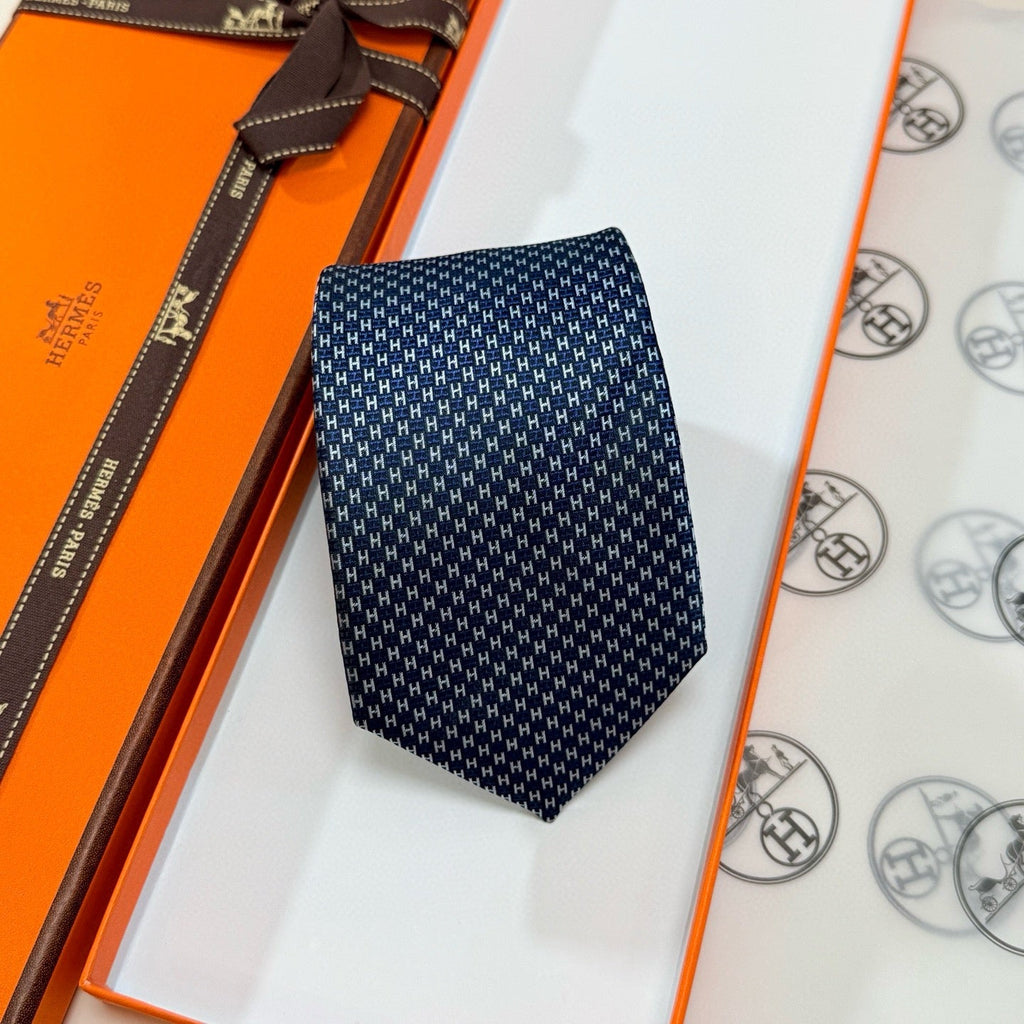 Hermès Style Men's Micro Pattern Silk Tie - Detail Image 5
