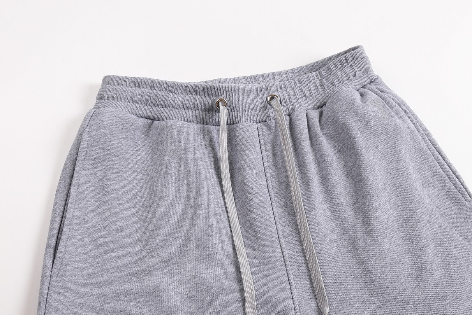 2026 AMI PARIS  Jiggling sweatpants THOM TREND