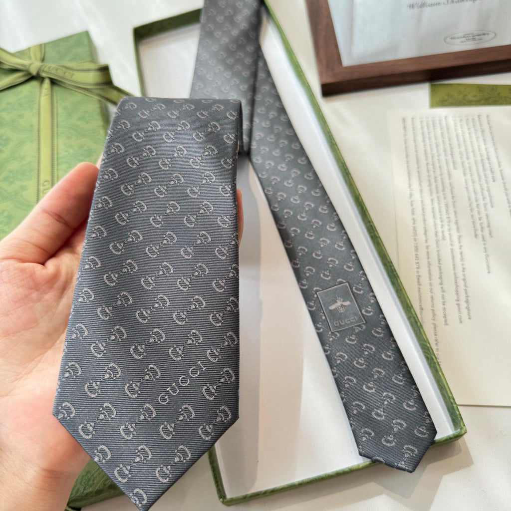 Gucci Style Men's Tonal GG Logo Silk Tie - Detail Image 7