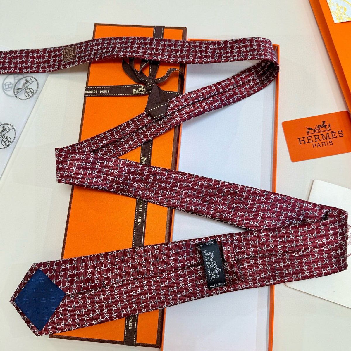 Hermes Style Men's Houndstooth Pattern Silk Tie - Detail Image 5