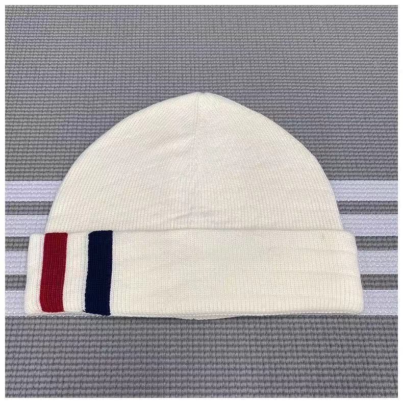 Unisex knitted hat THOM TREND