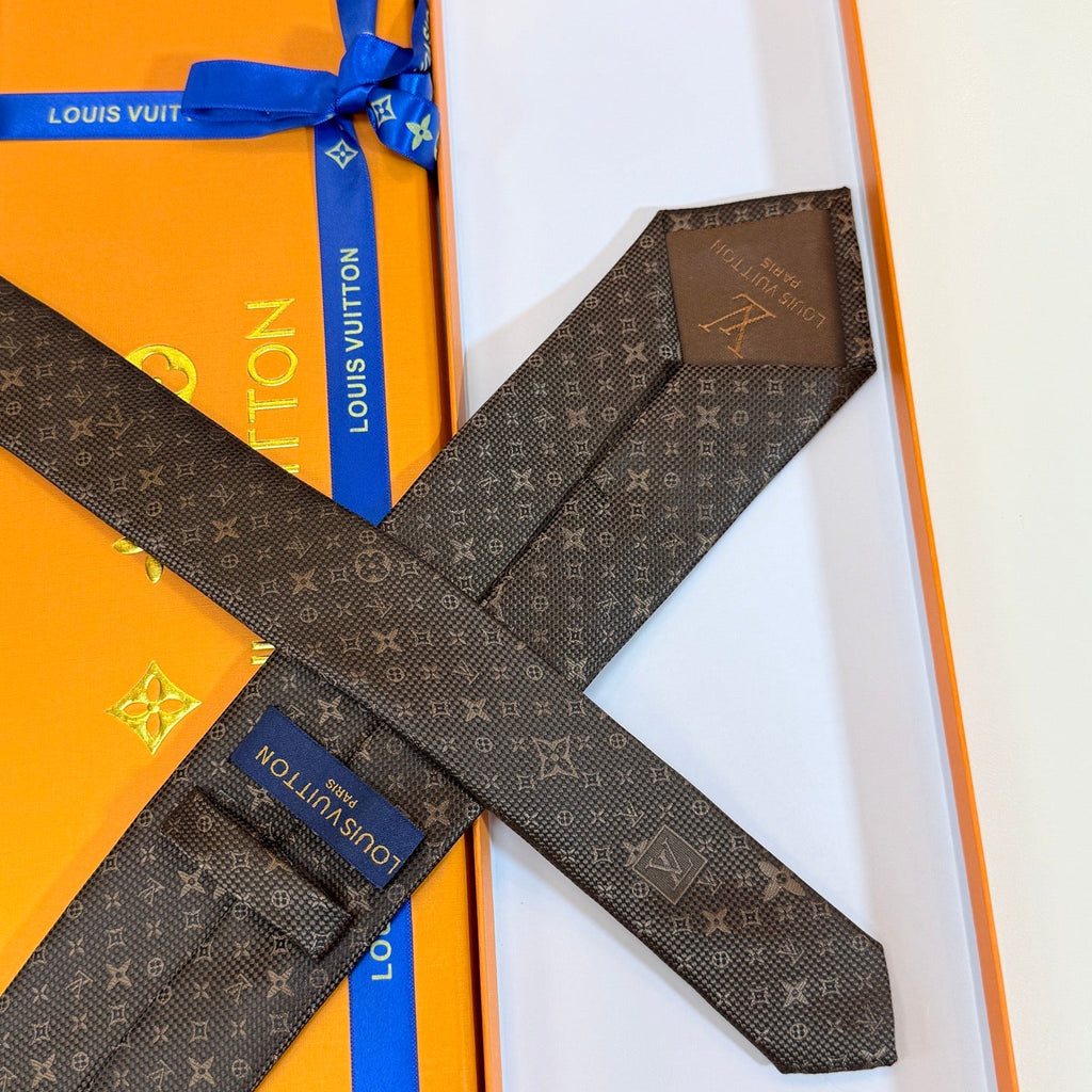 Louis Vuitton Style Men's Monogram Silk Tie - Detail Image 3