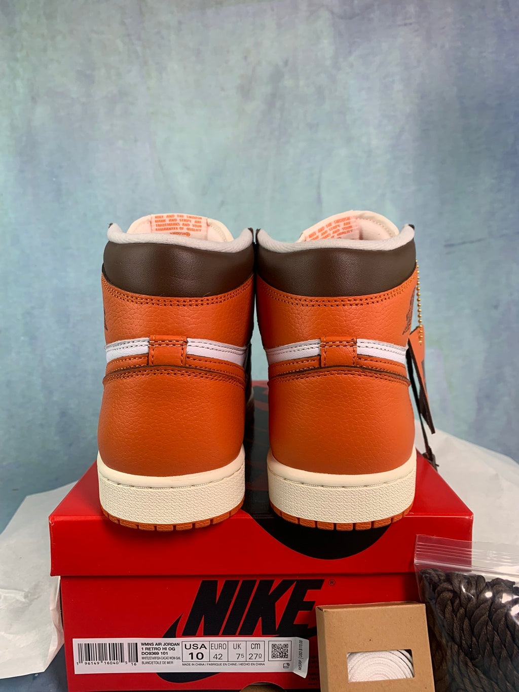 Air Jordan 1 High White-Orange Unisex Sneakers detail view 6