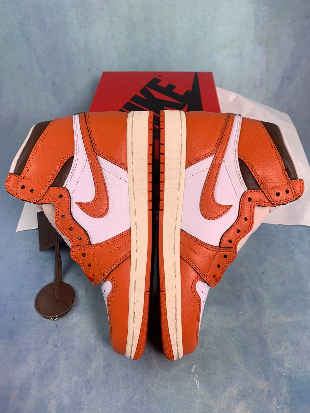 Air Jordan 1 High White-Orange Unisex Sneakers detail view 3