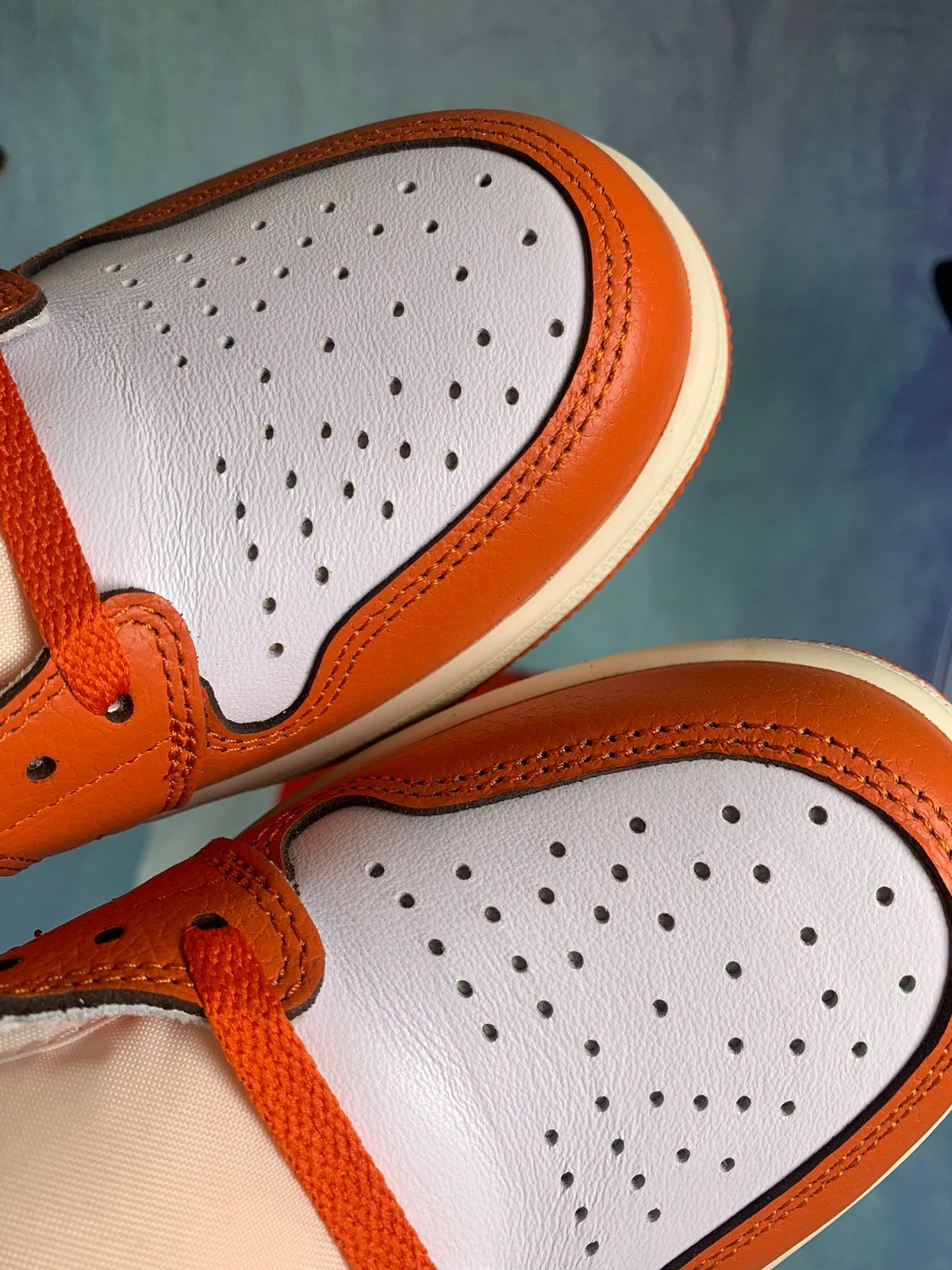 Air Jordan 1 High White-Orange Unisex Sneakers detail view 5