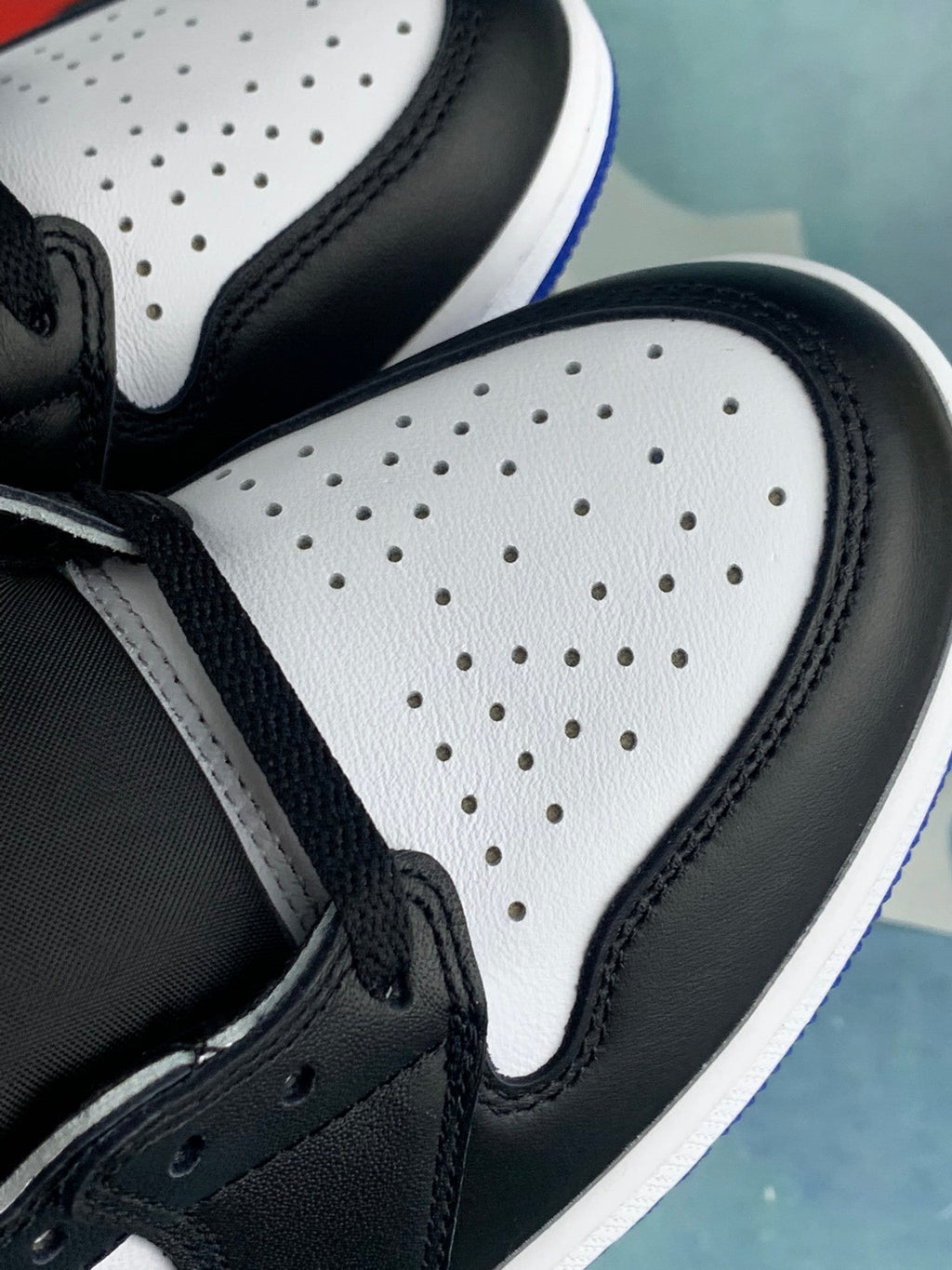 Air Jordan 1 High - Unisex Sneakers Style 09 detail view 6
