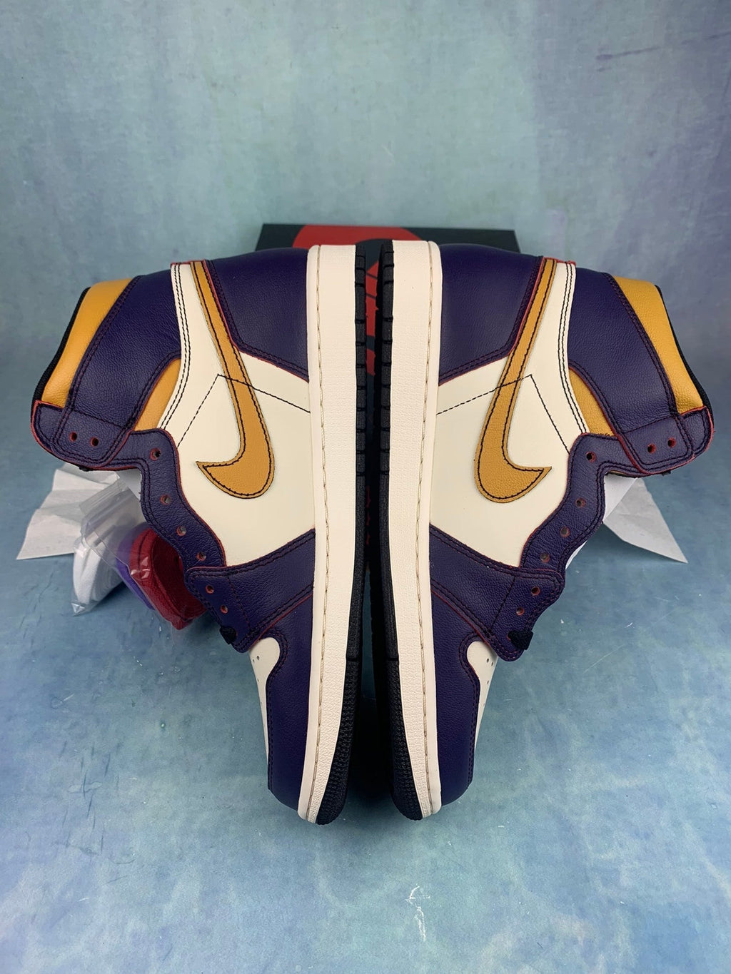 Air Jordan 1 High Lakers Purple Scratch-Off Unisex Sneakers CD6578-507 detail view 3