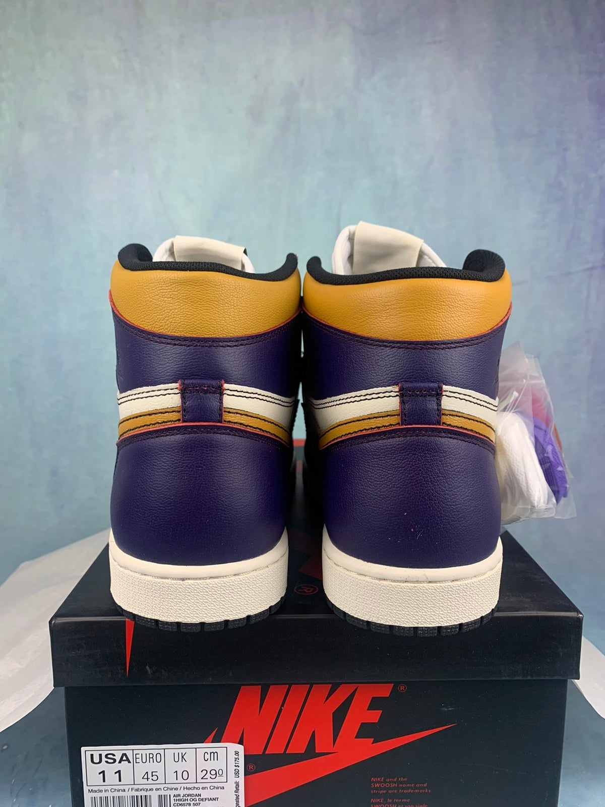 Air Jordan 1 High Lakers Purple Scratch-Off Unisex Sneakers CD6578-507 detail view 5