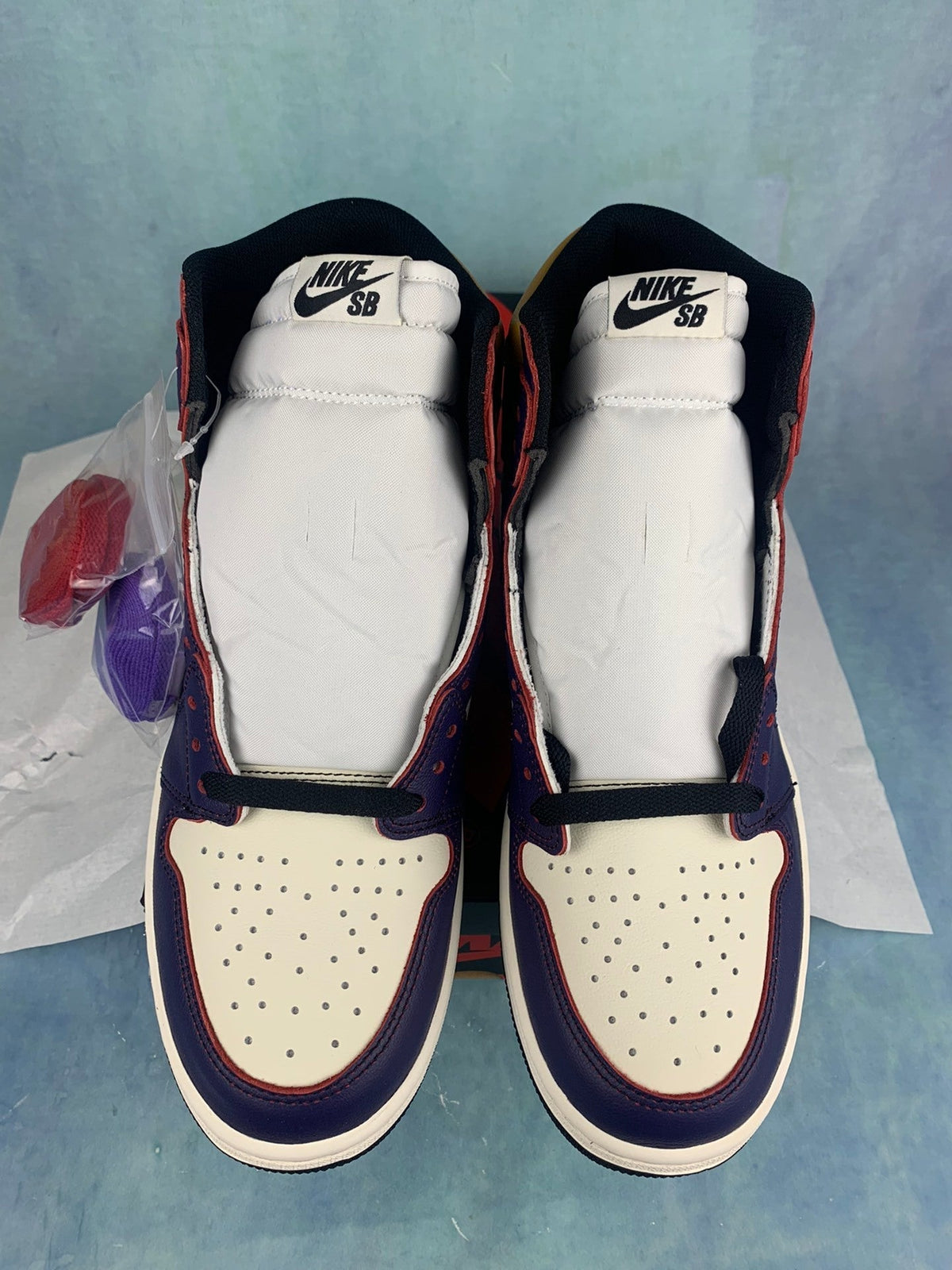 Air Jordan 1 High Lakers Purple Scratch-Off Unisex Sneakers CD6578-507 detail view 4