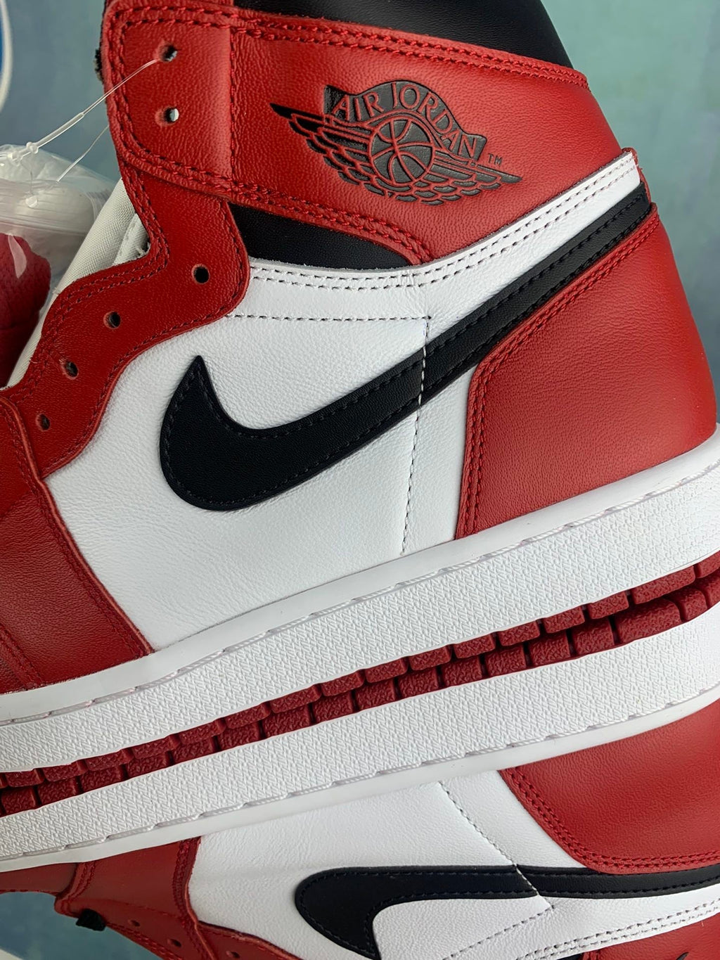 Air Jordan 1 High Chicago 555088-101 Unisex Sneakers detail view 5