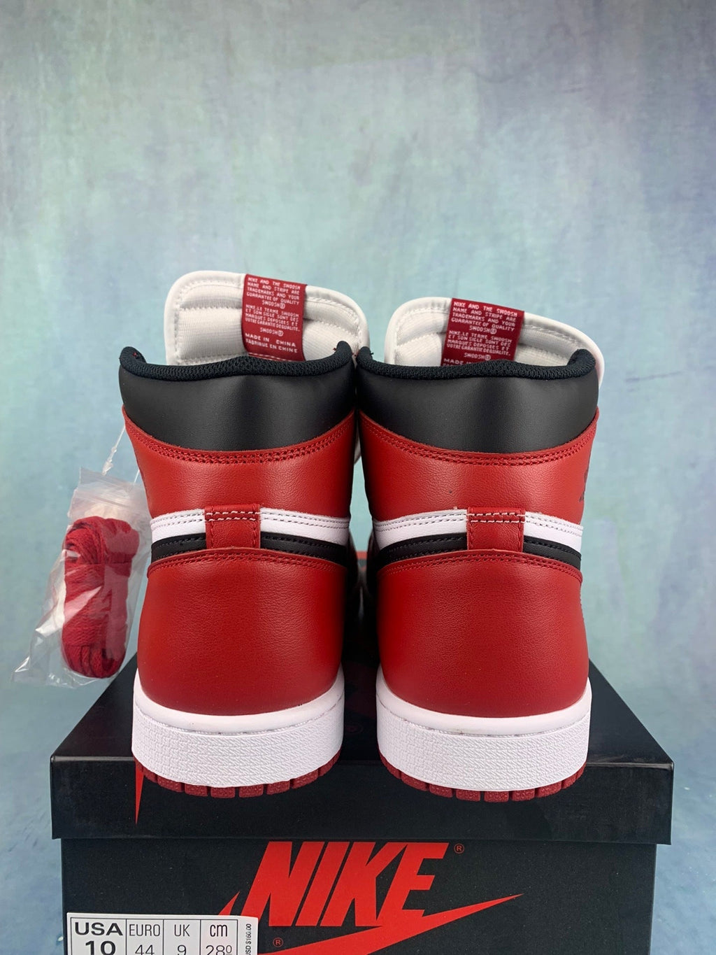 Air Jordan 1 High Chicago 555088-101 Unisex Sneakers detail view 6
