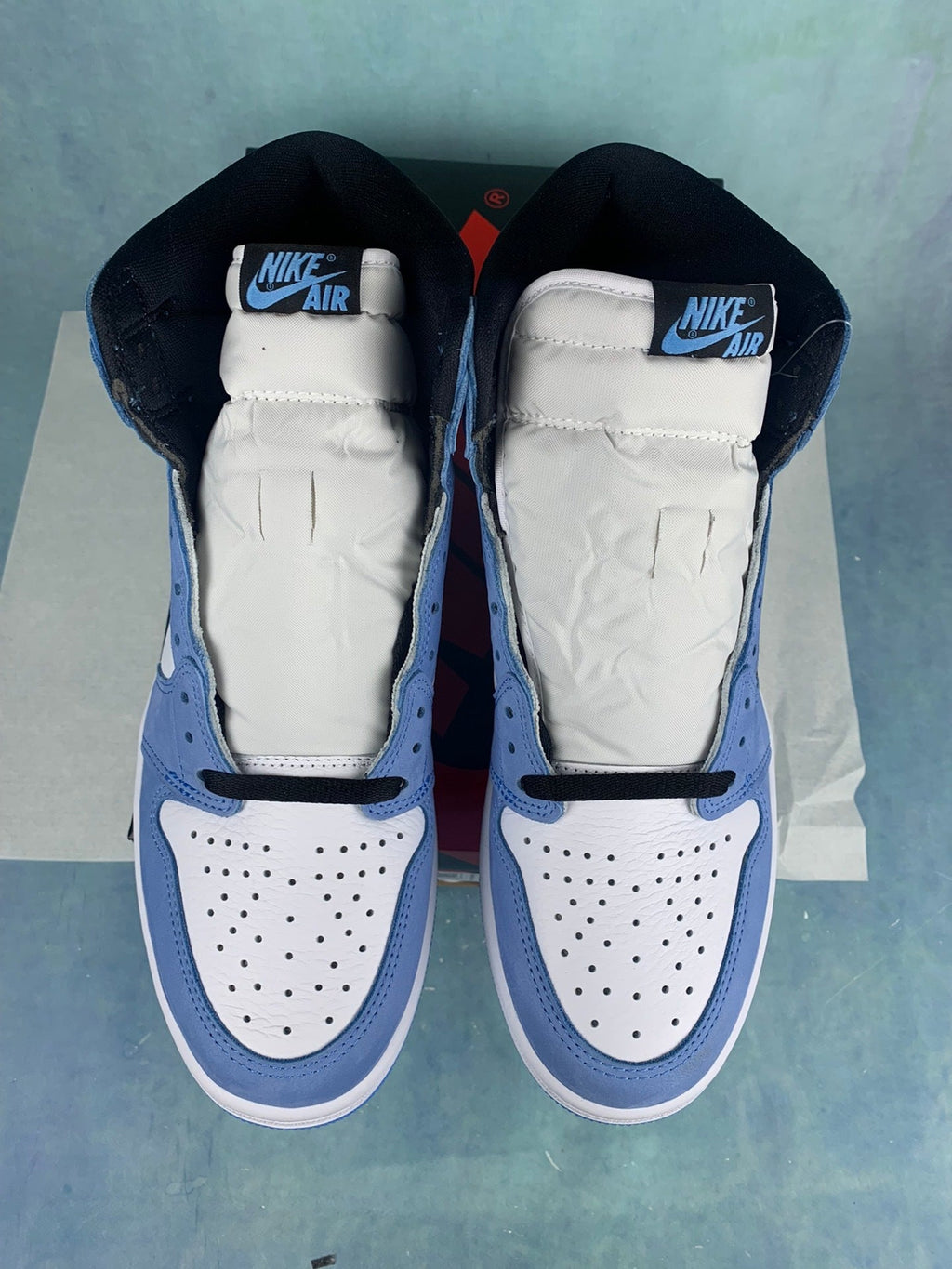 Air Jordan 1 High University Blue 555088-134 Unisex Sneakers detail view 4